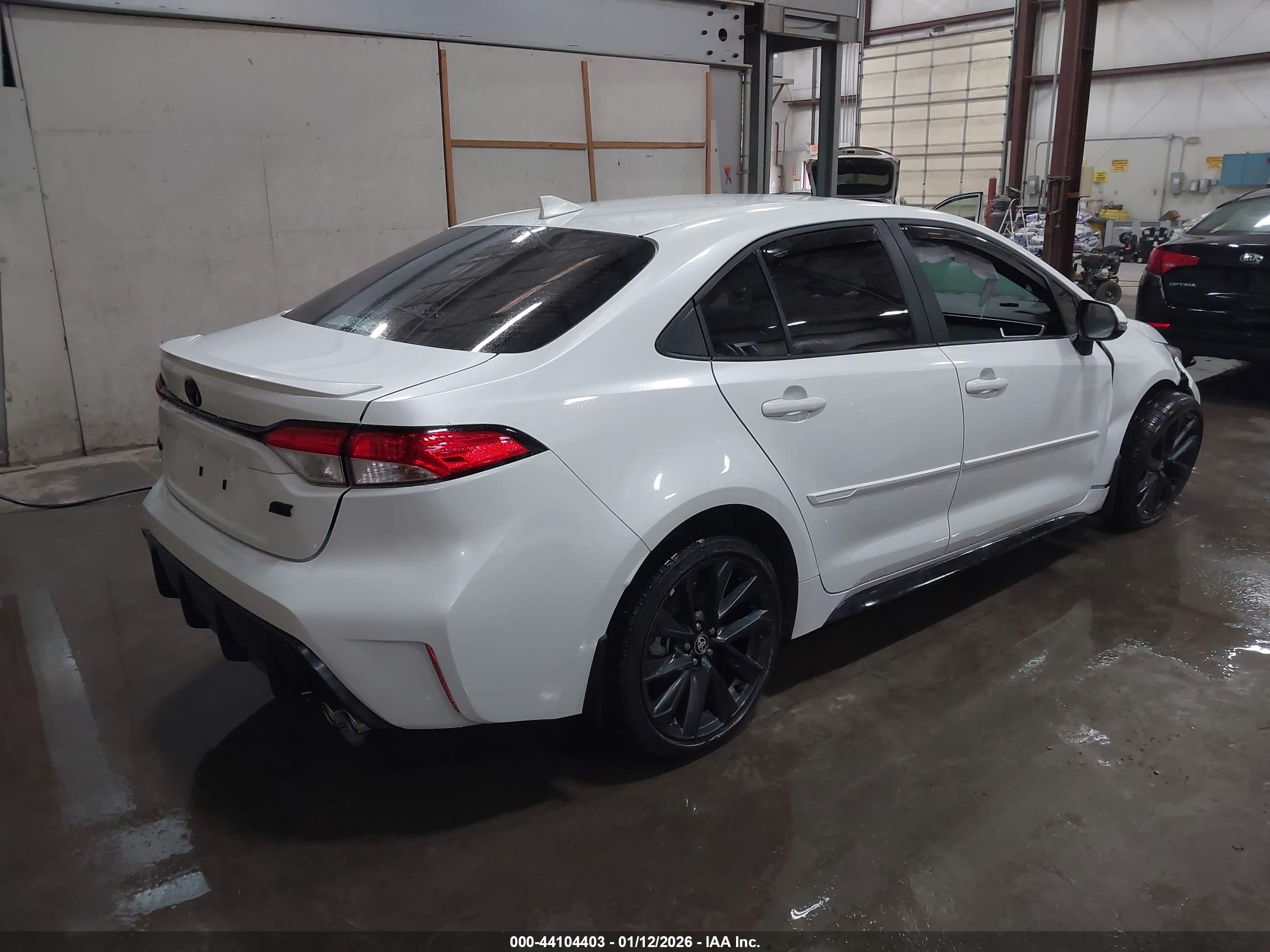 TOYOTA COROLLA image 4