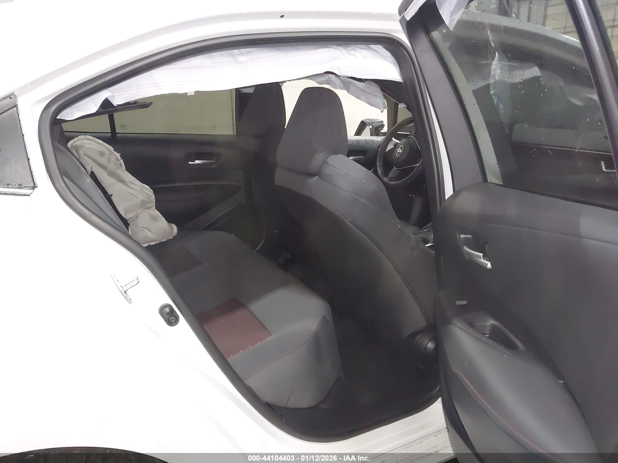 TOYOTA COROLLA image 8