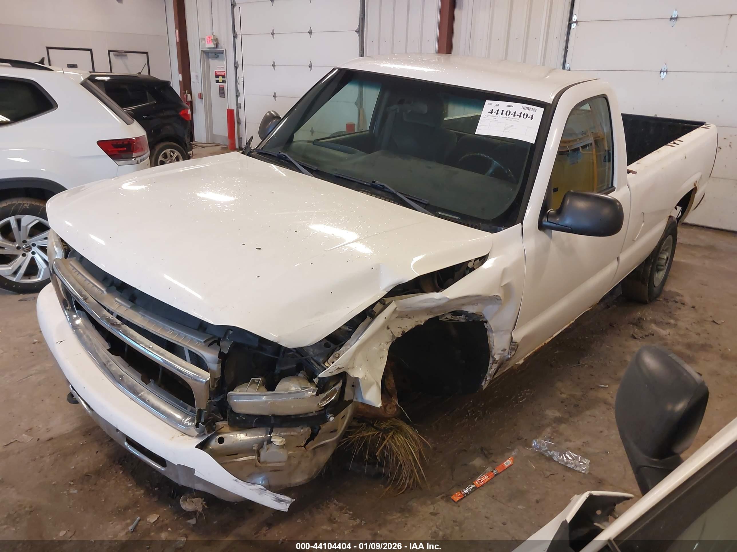 GMC SIERRA image 2
