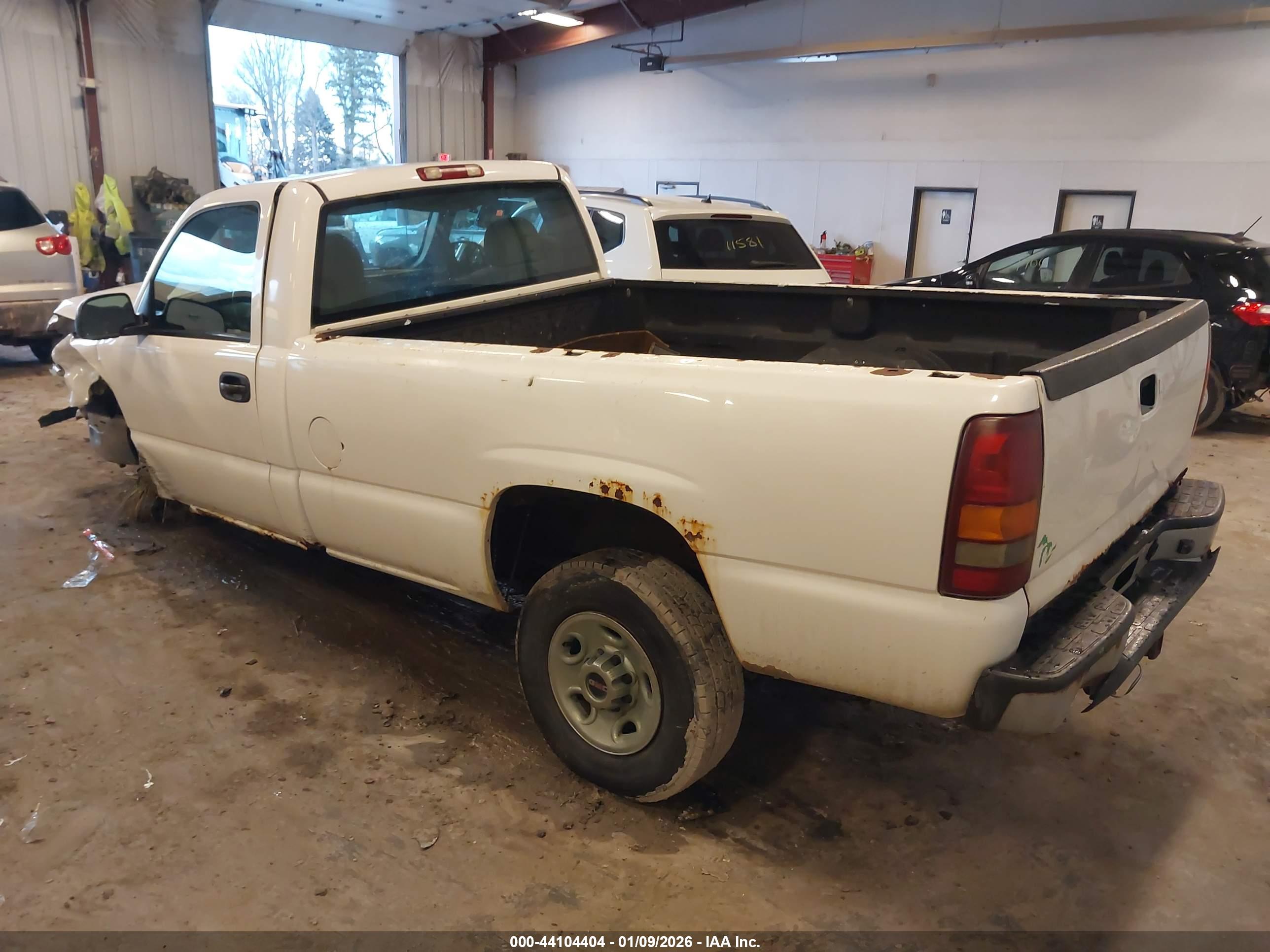 GMC SIERRA image 3