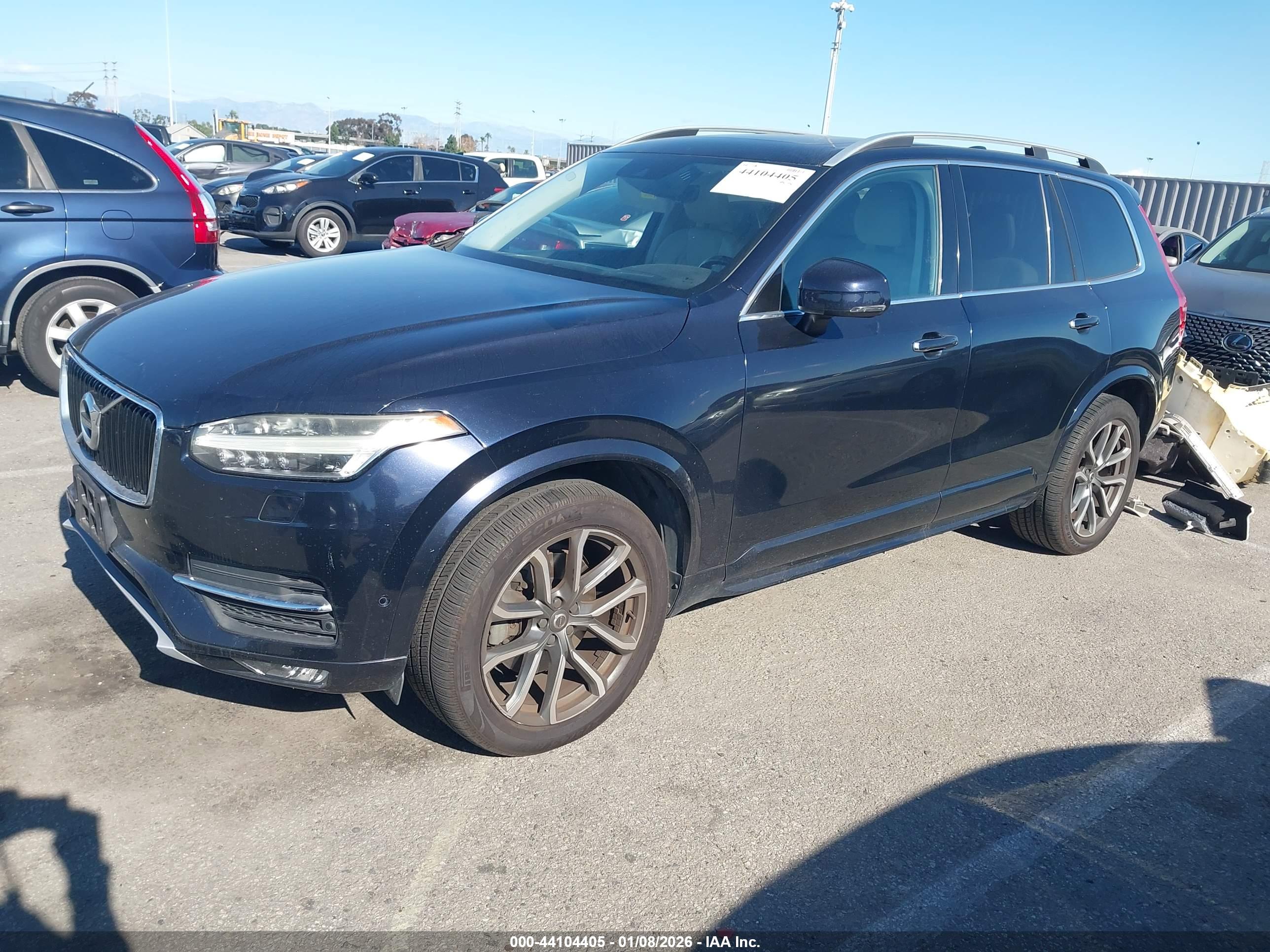 VOLVO XC90 image 2