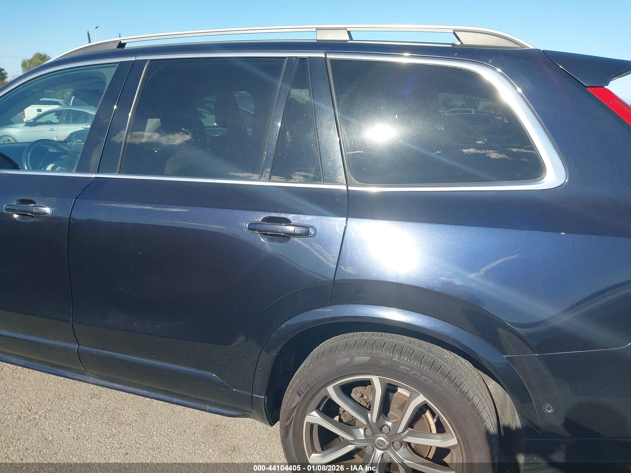 VOLVO XC90 image 6