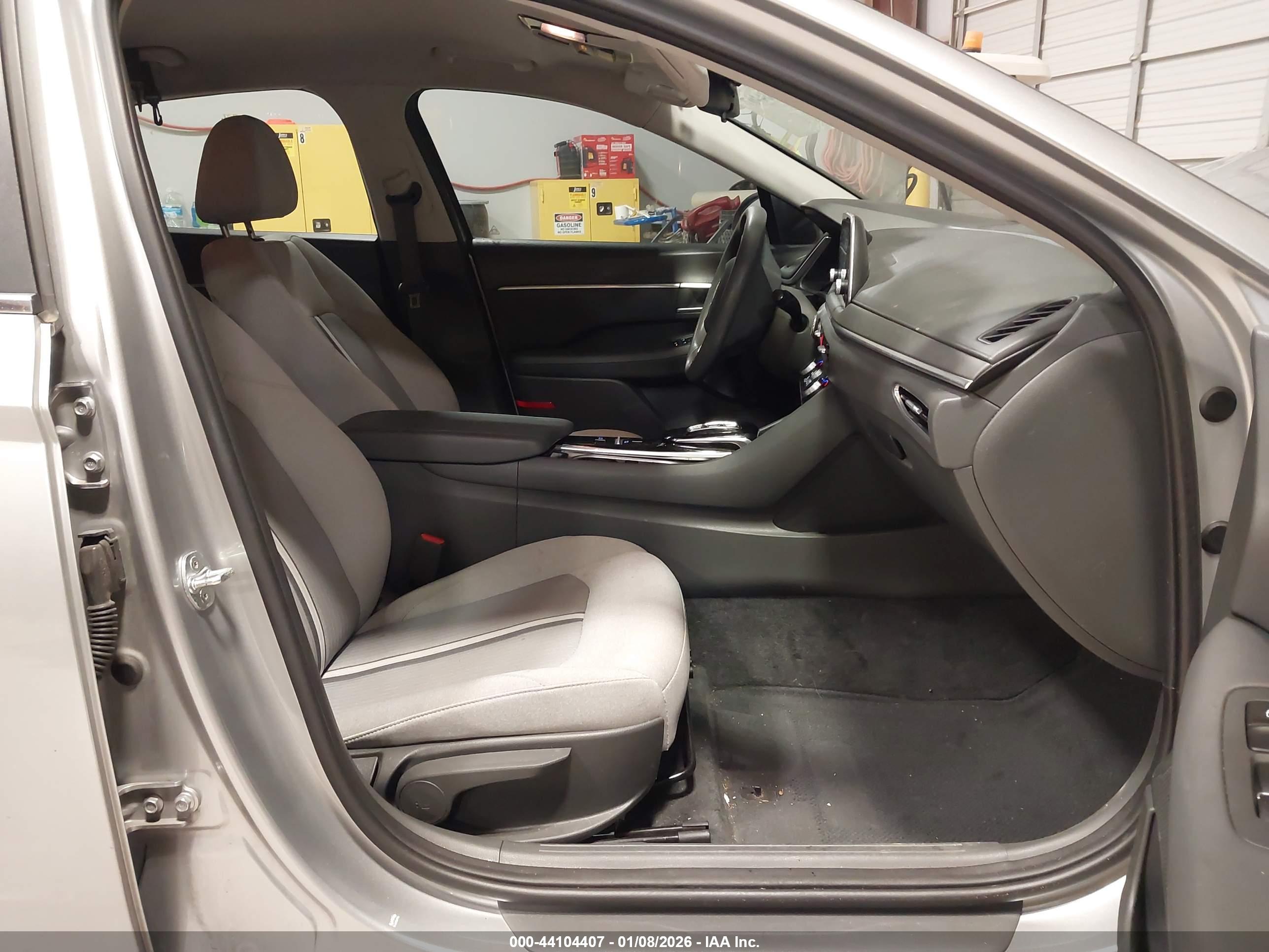 HYUNDAI SONATA image 5