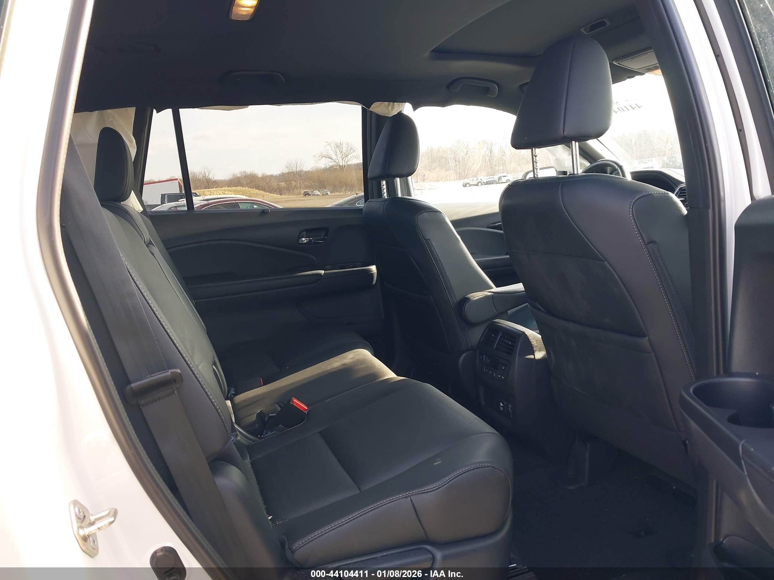 HONDA PASSPORT image 8