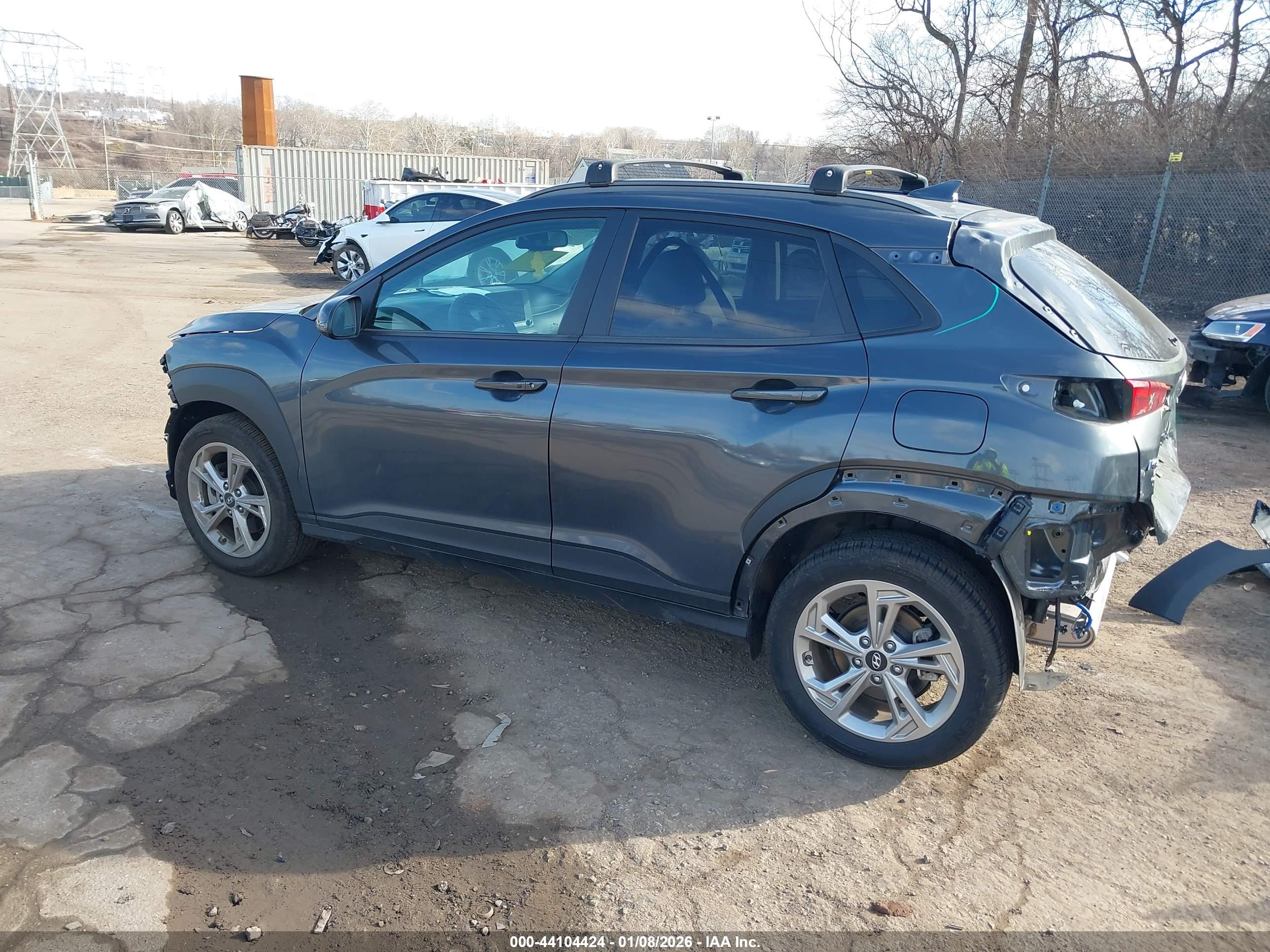 HYUNDAI KONA image 3