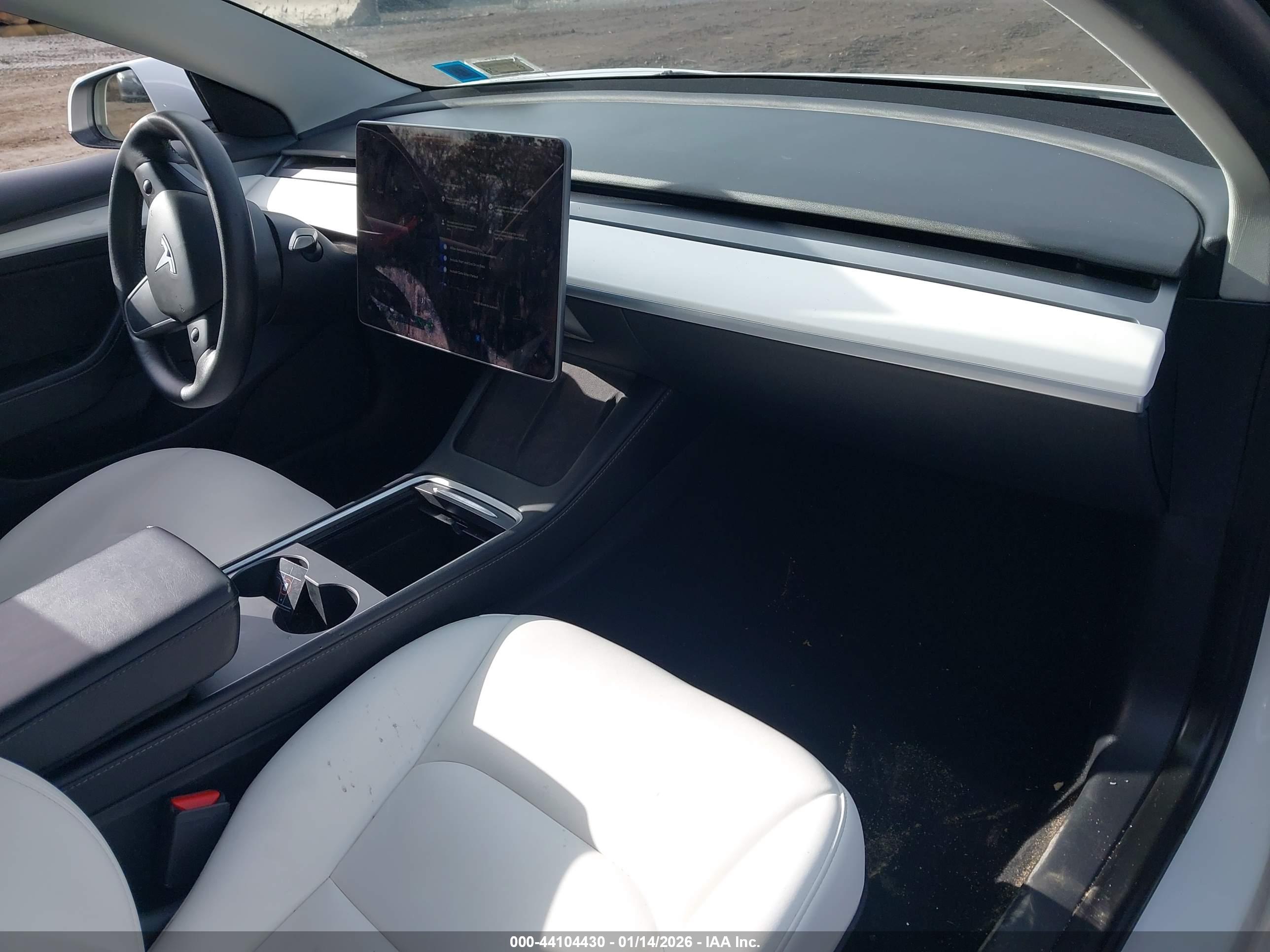 TESLA MODEL image 5