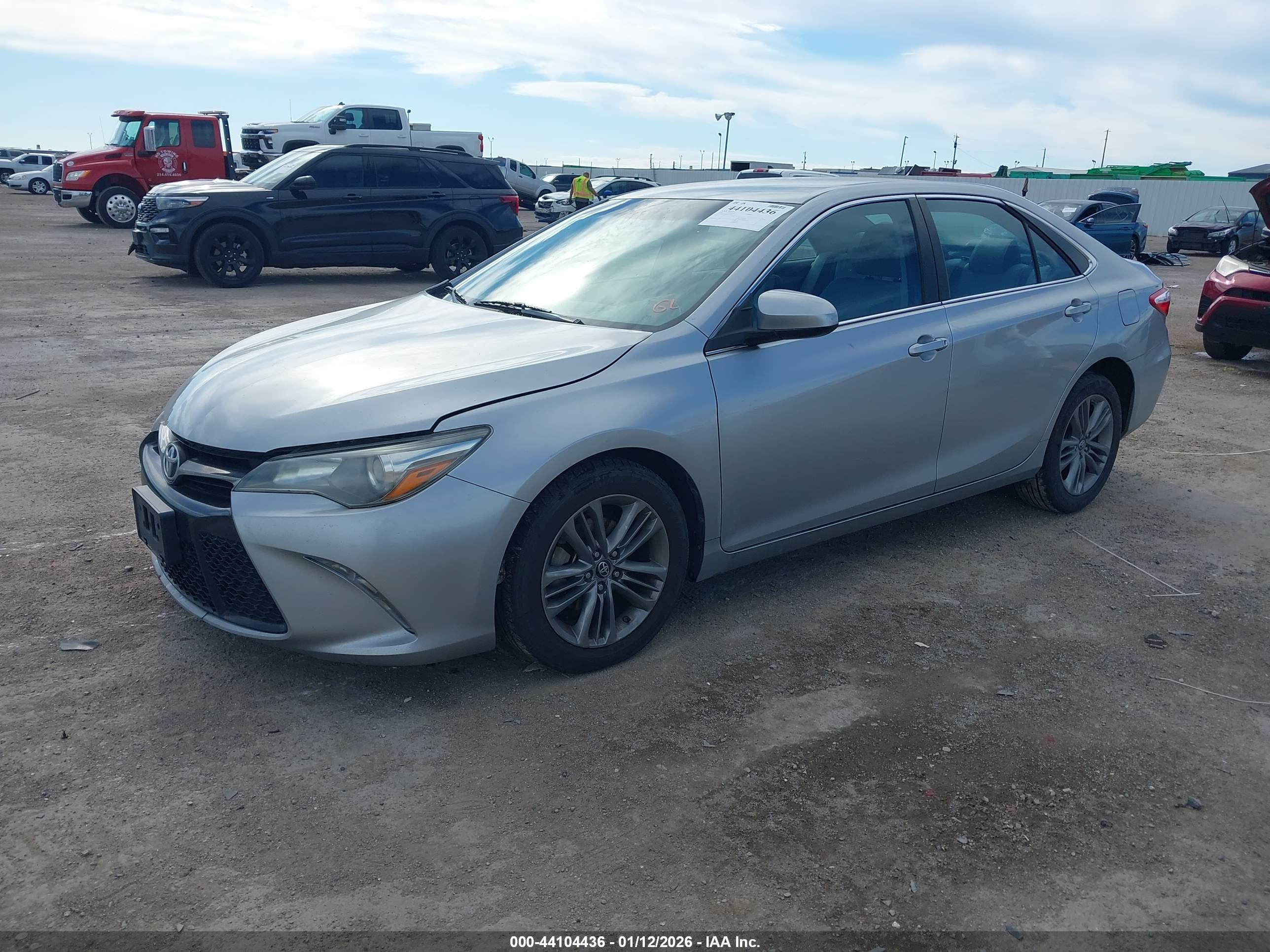 TOYOTA CAMRY image 2