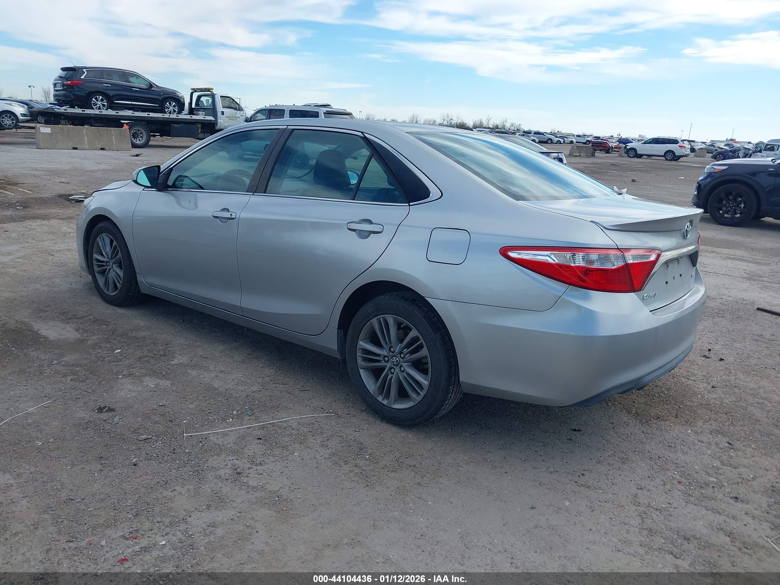 TOYOTA CAMRY image 3