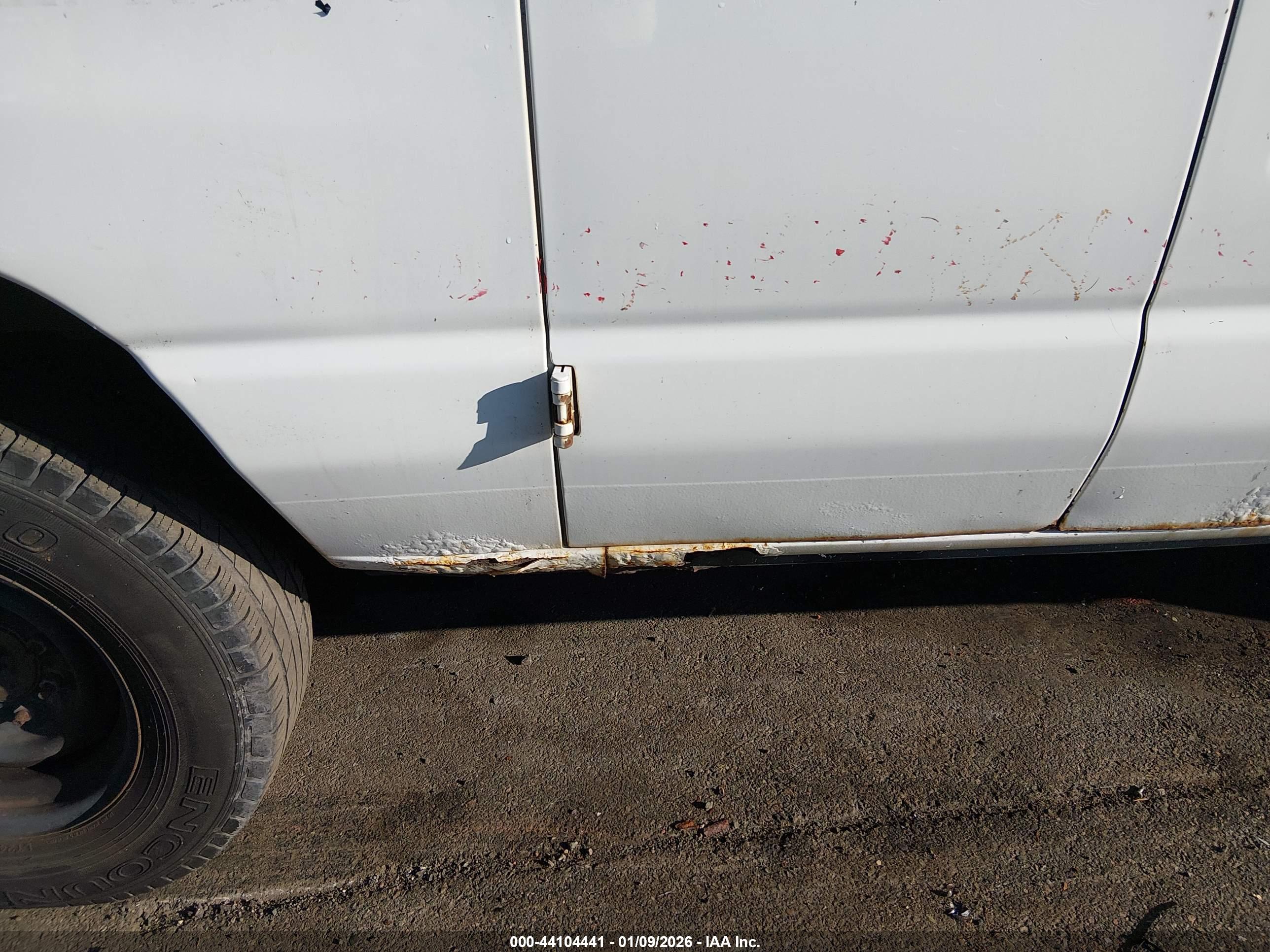 FORD E-350 image 6