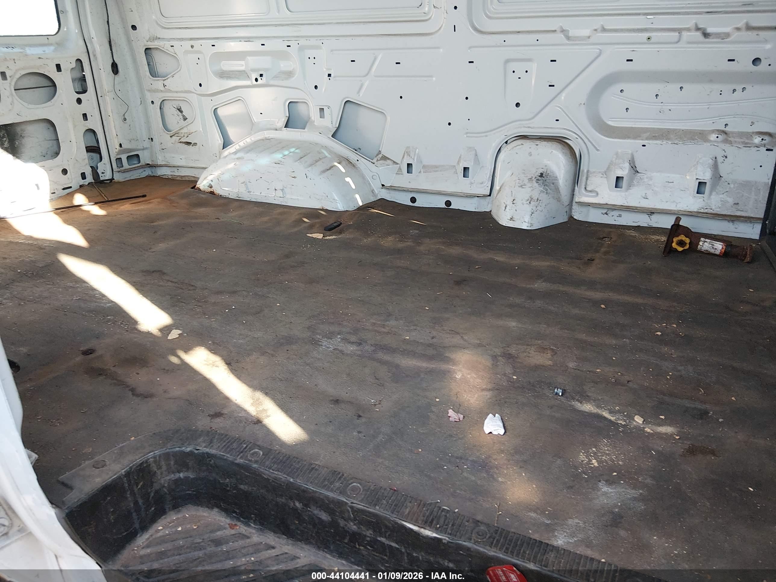 FORD E-350 image 8