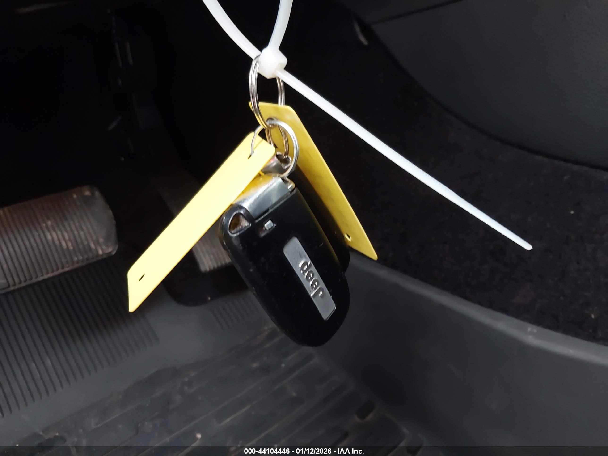 JEEP GRAND image 11
