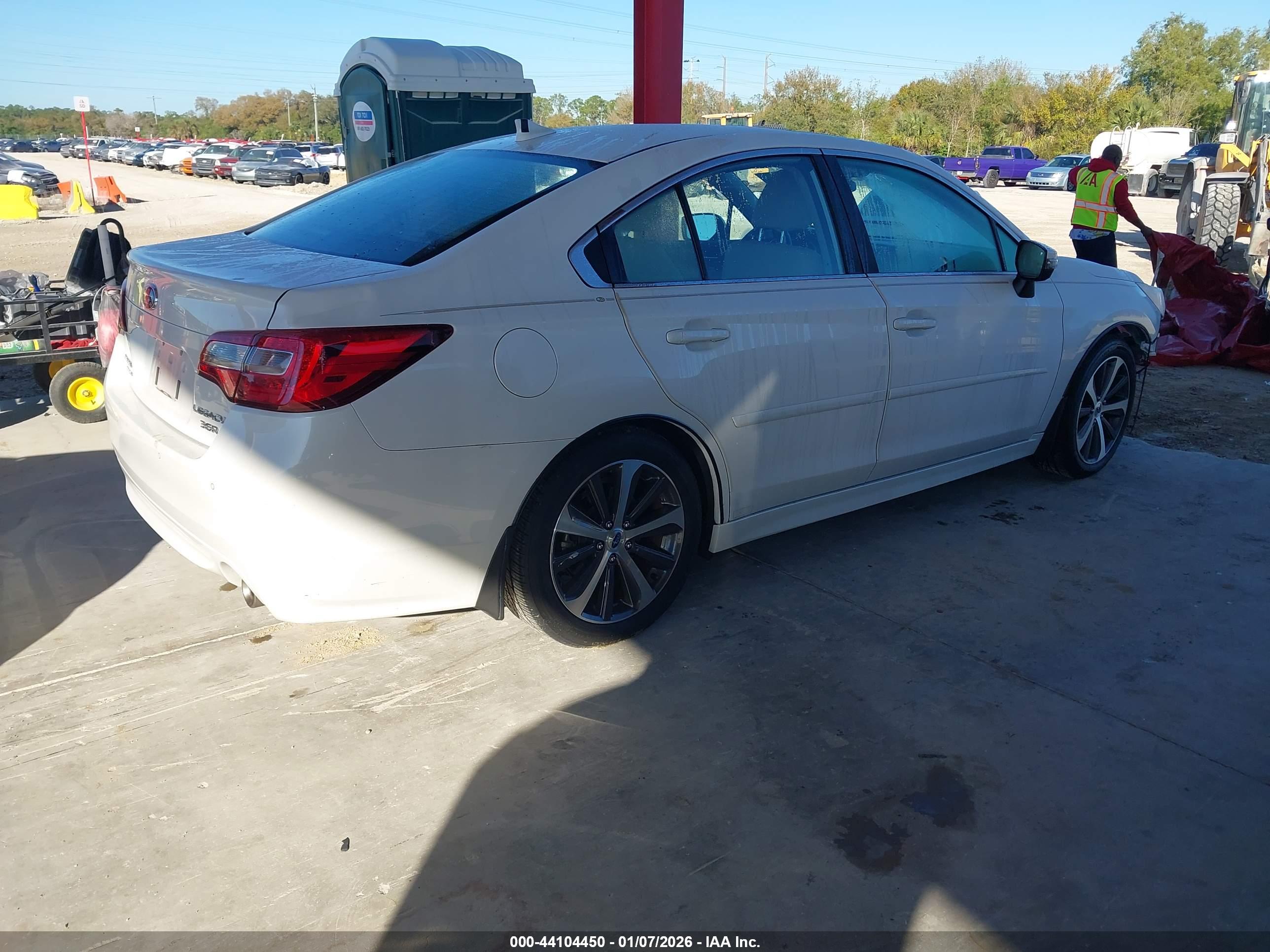 SUBARU LEGACY image 4