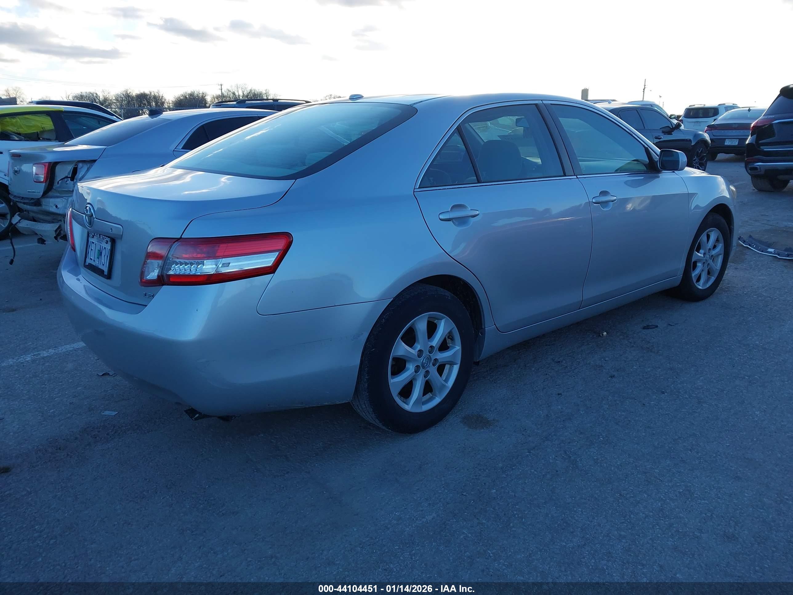 TOYOTA CAMRY image 4