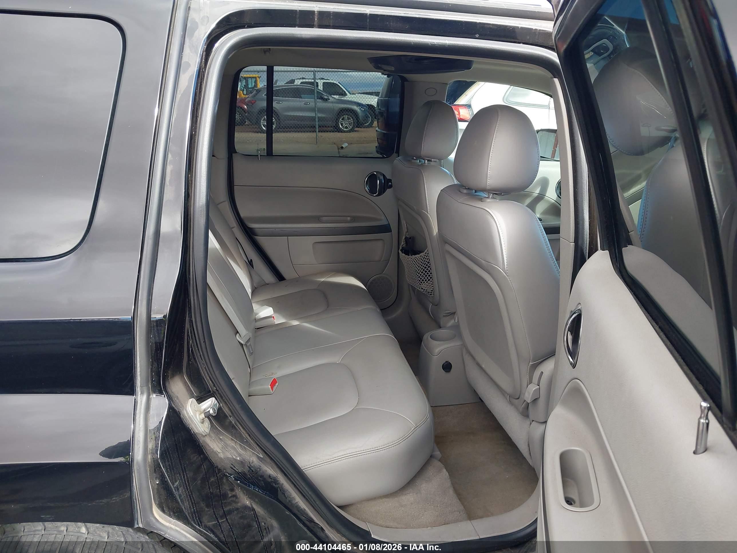 CHEVROLET HHR image 8