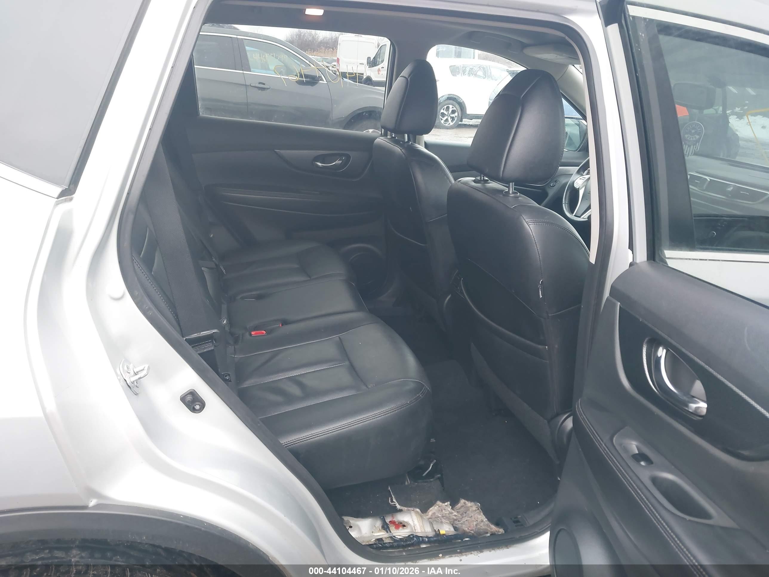 NISSAN ROGUE image 8