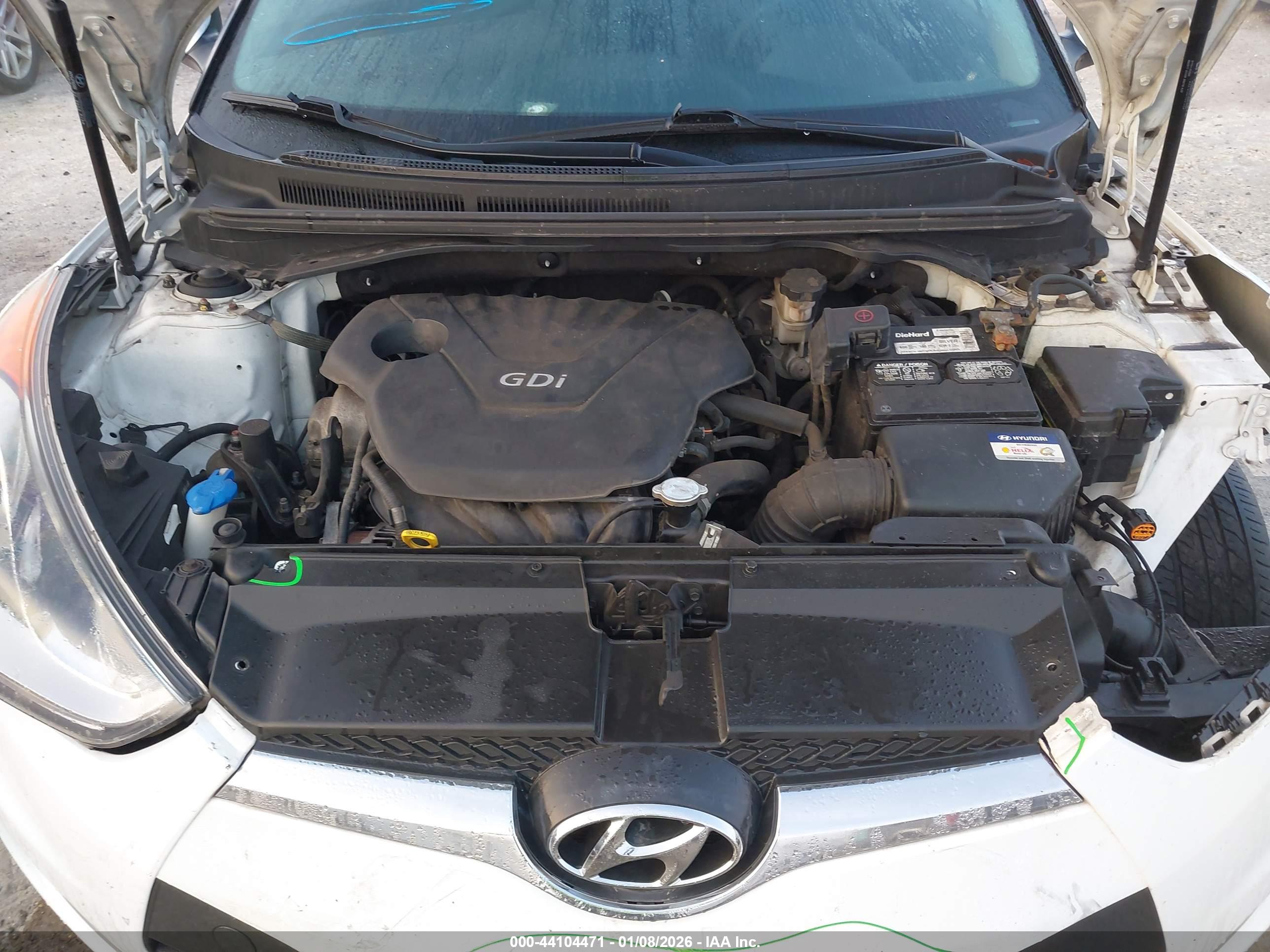 HYUNDAI VELOSTER image 10