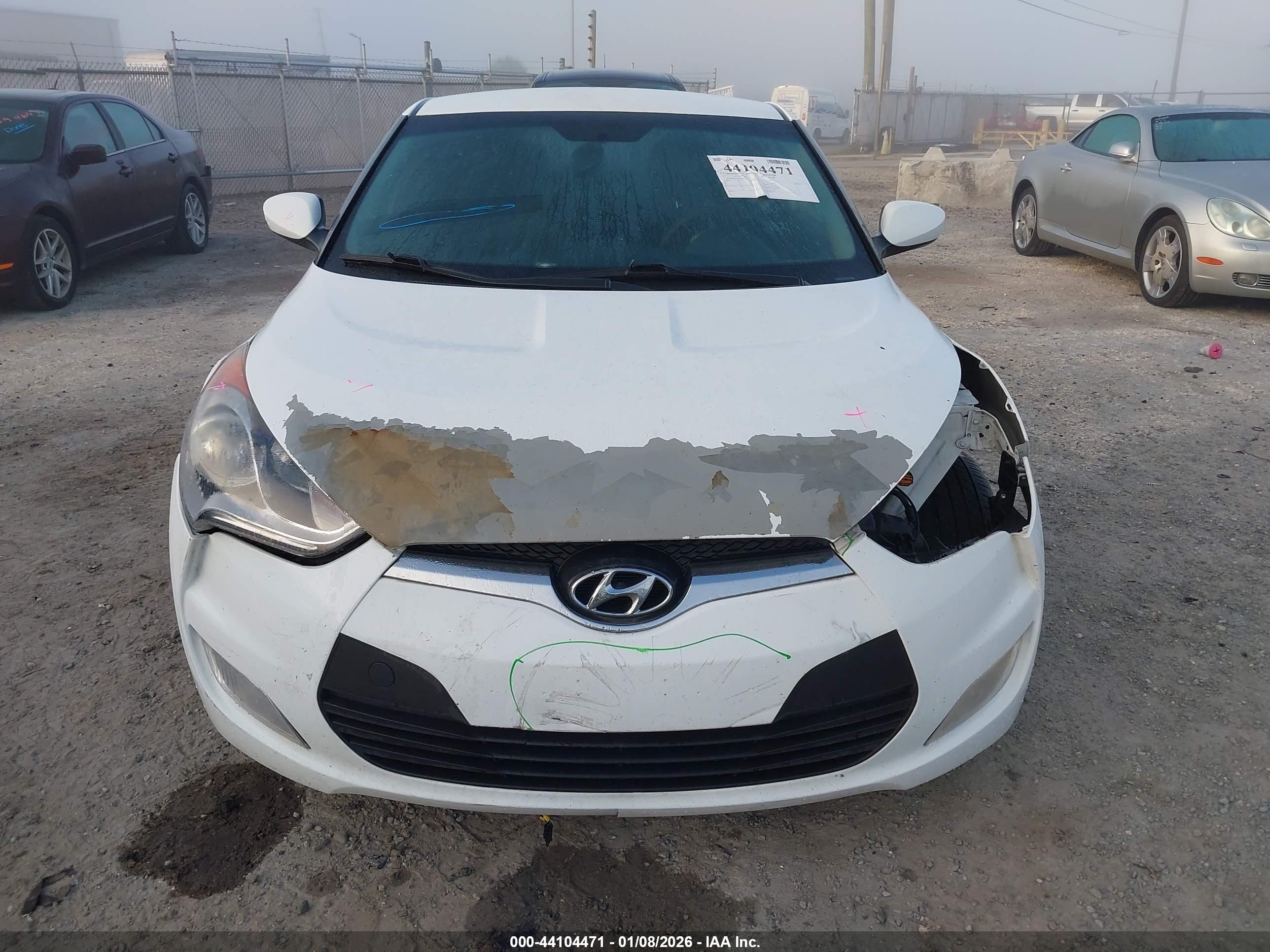 HYUNDAI VELOSTER image 6
