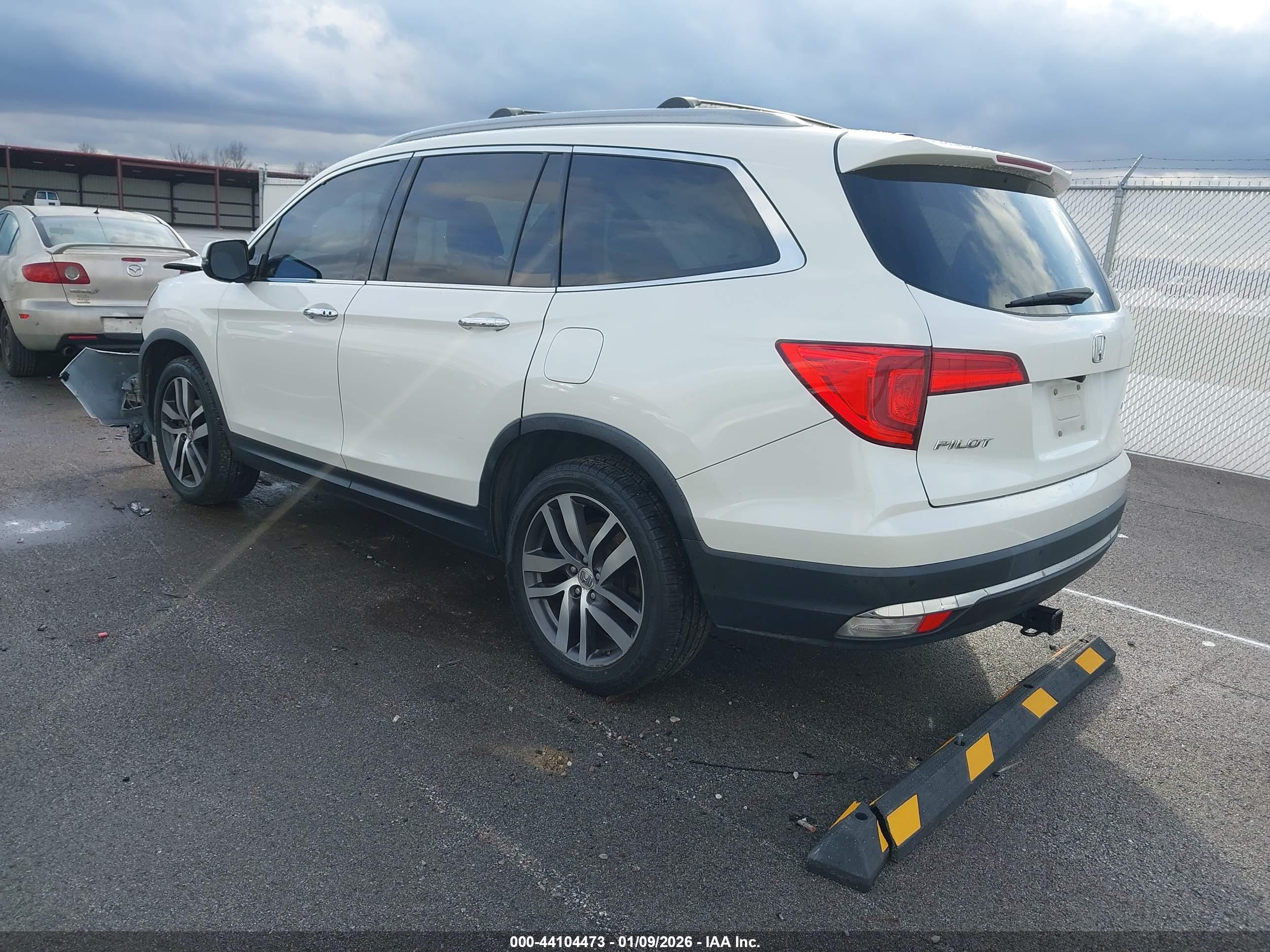HONDA PILOT image 3