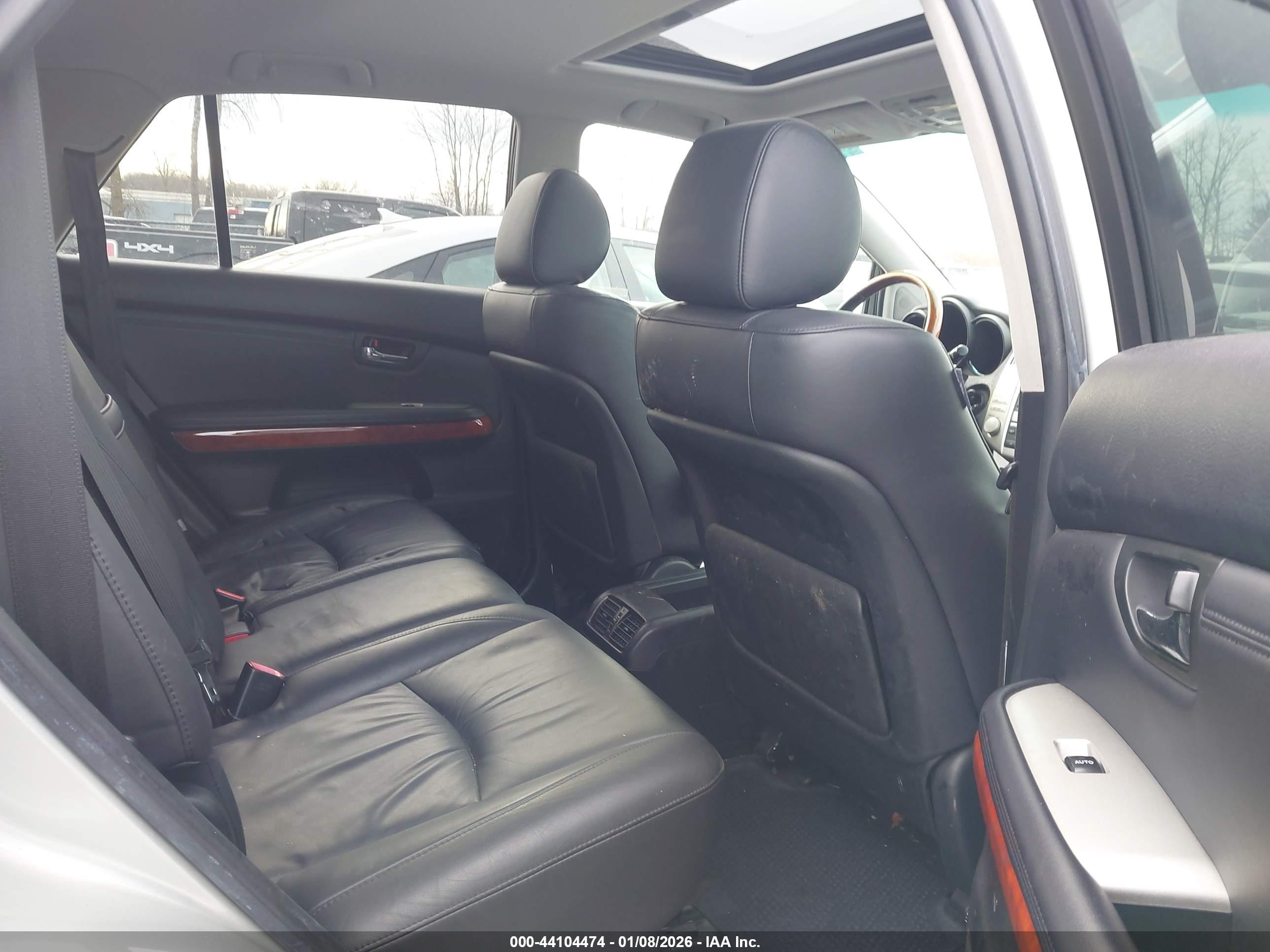 LEXUS RX image 8