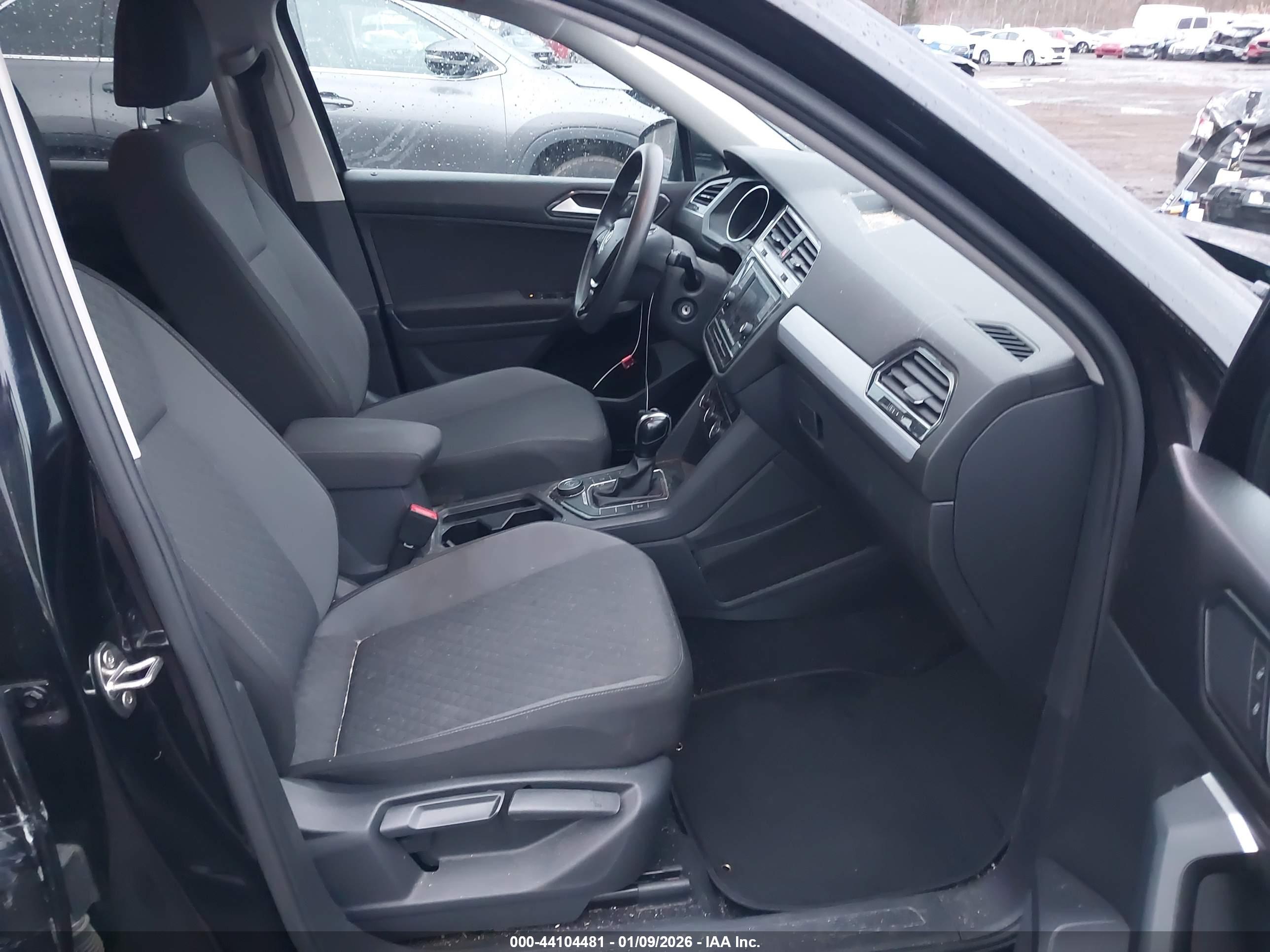 VOLKSWAGEN TIGUAN image 5