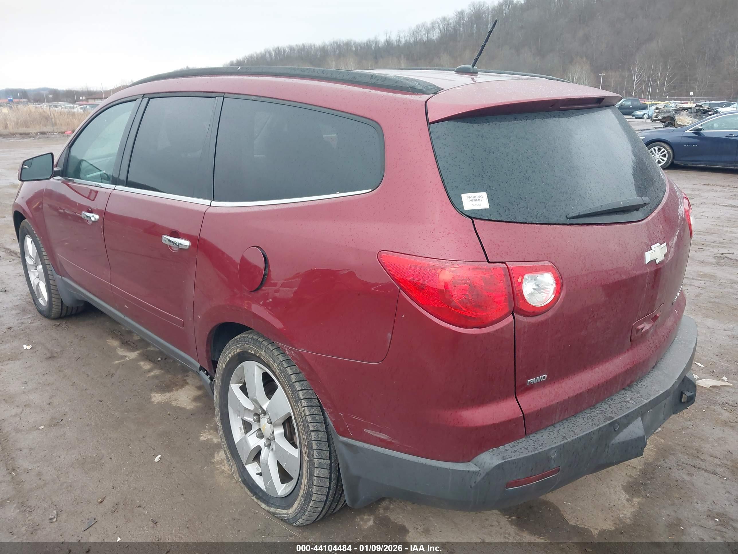CHEVROLET TRAVERSE image 3