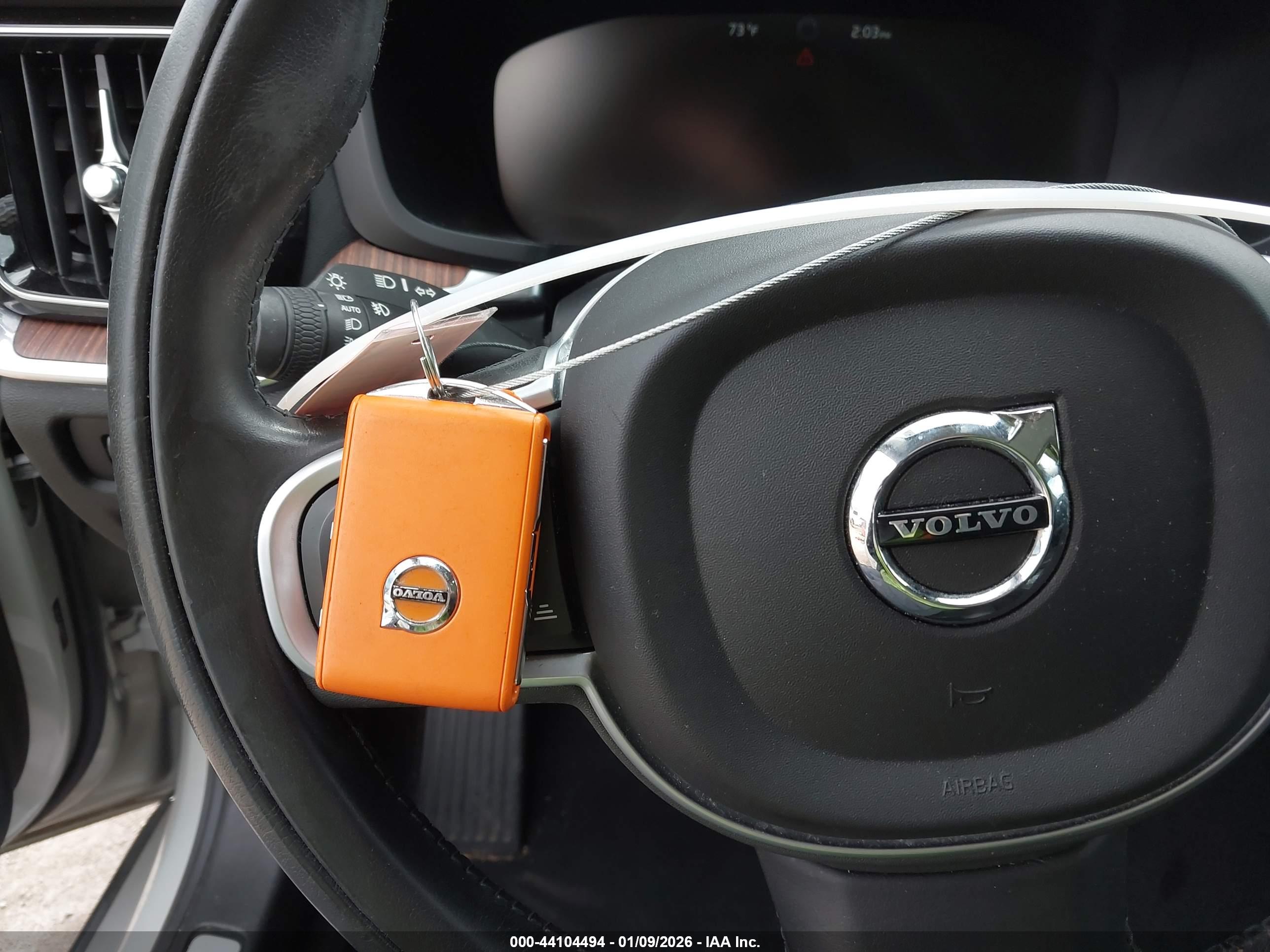 VOLVO S60 image 11