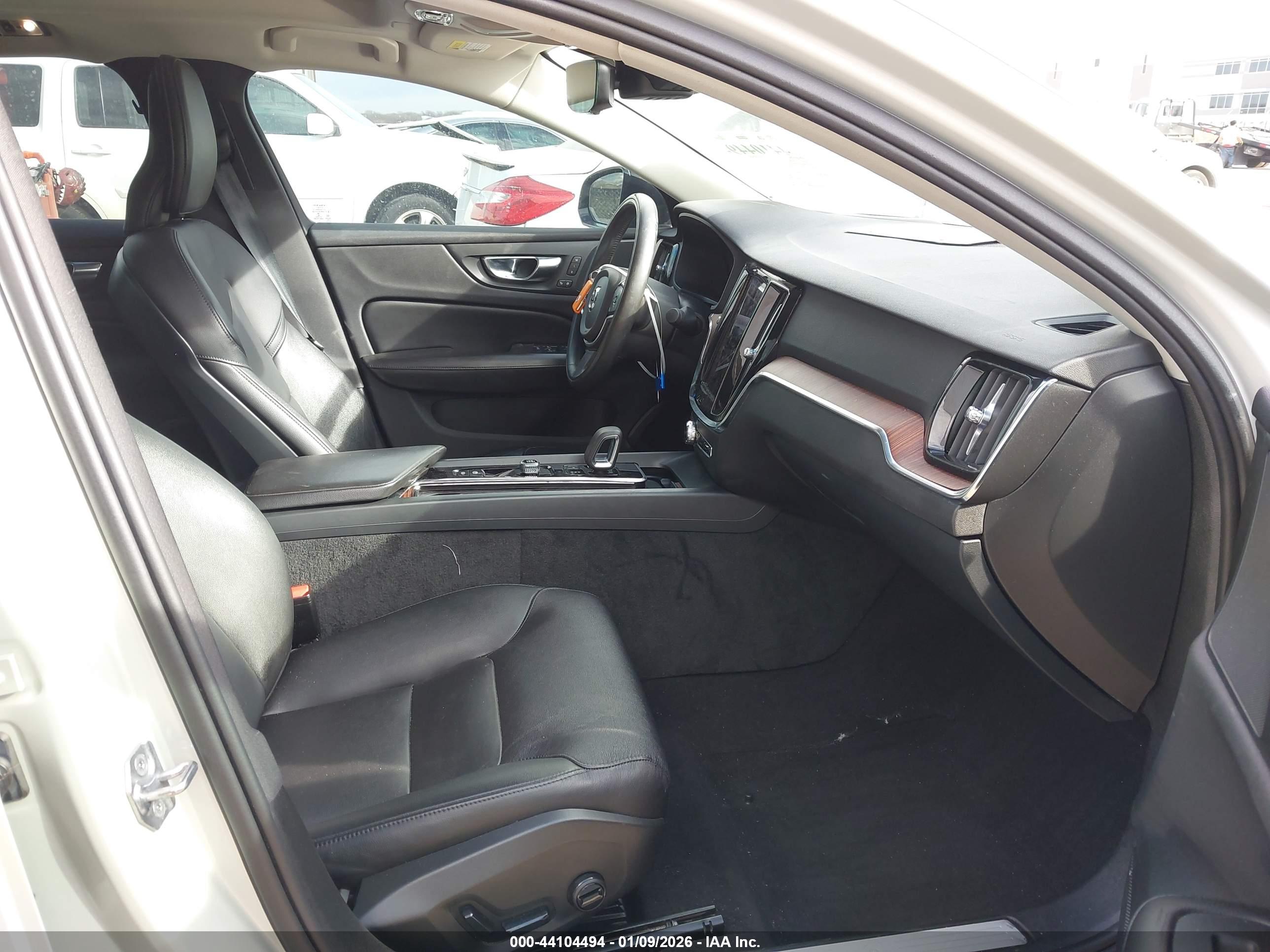 VOLVO S60 image 5