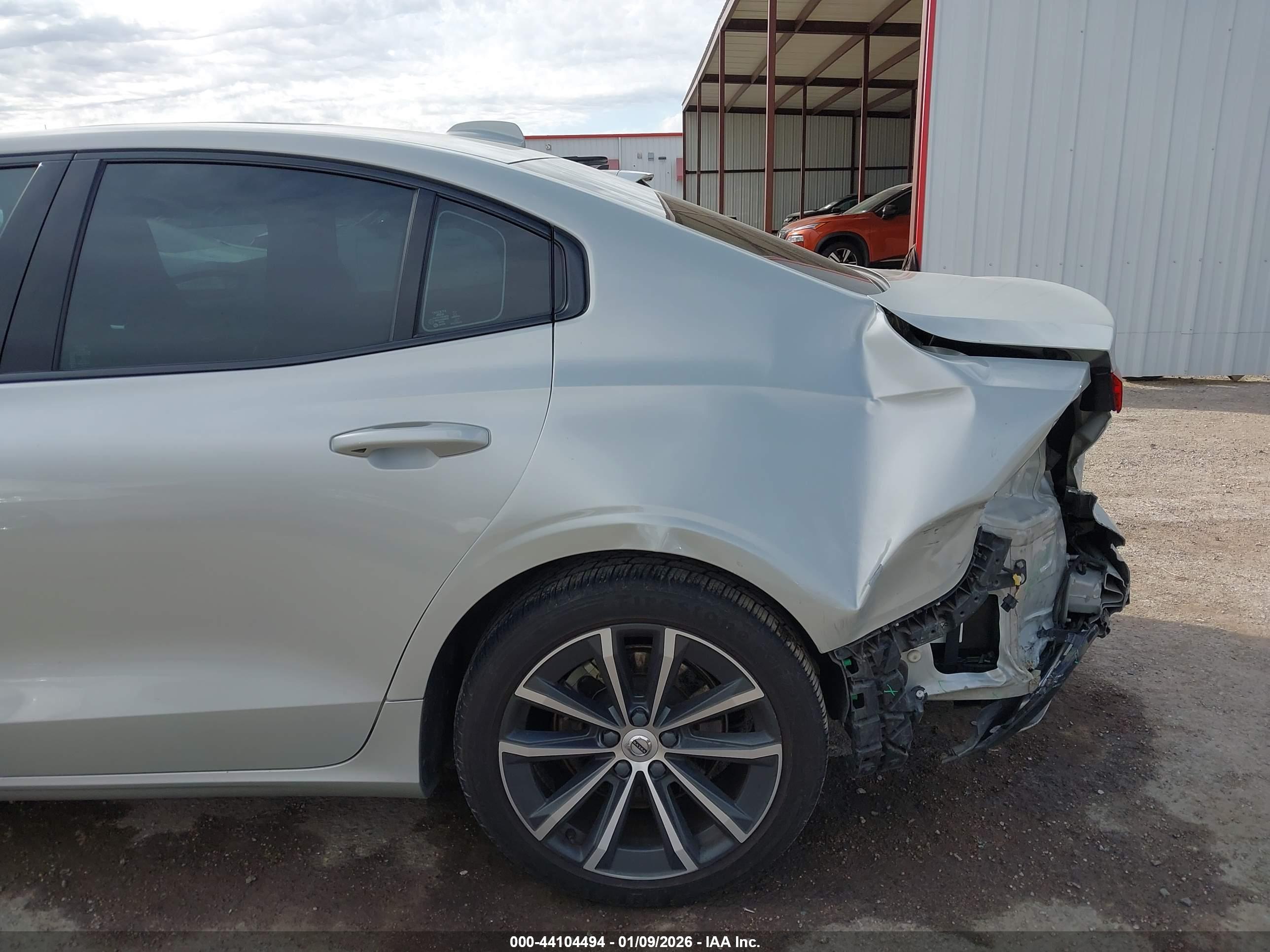 VOLVO S60 image 6