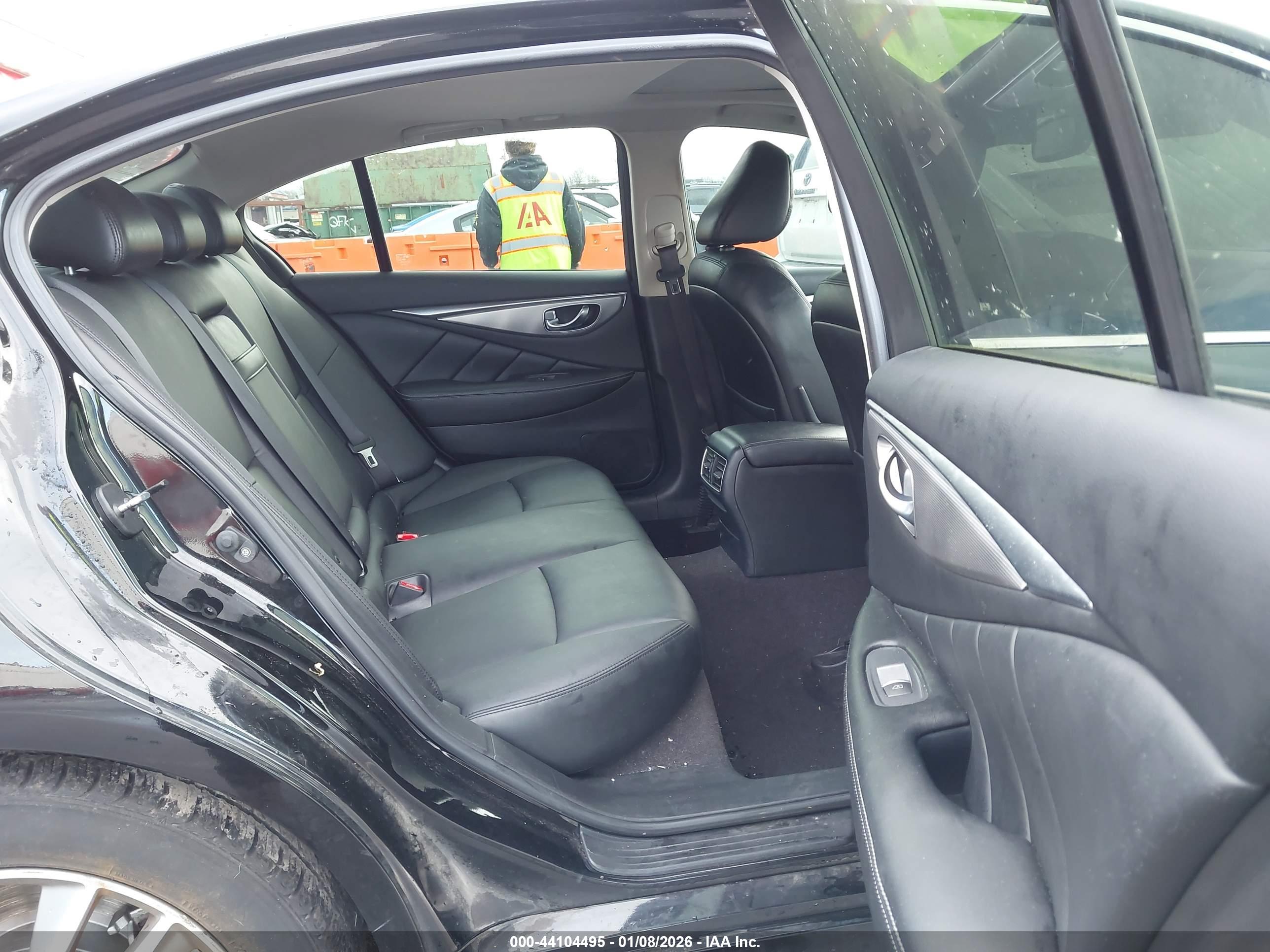 INFINITI Q50 image 8