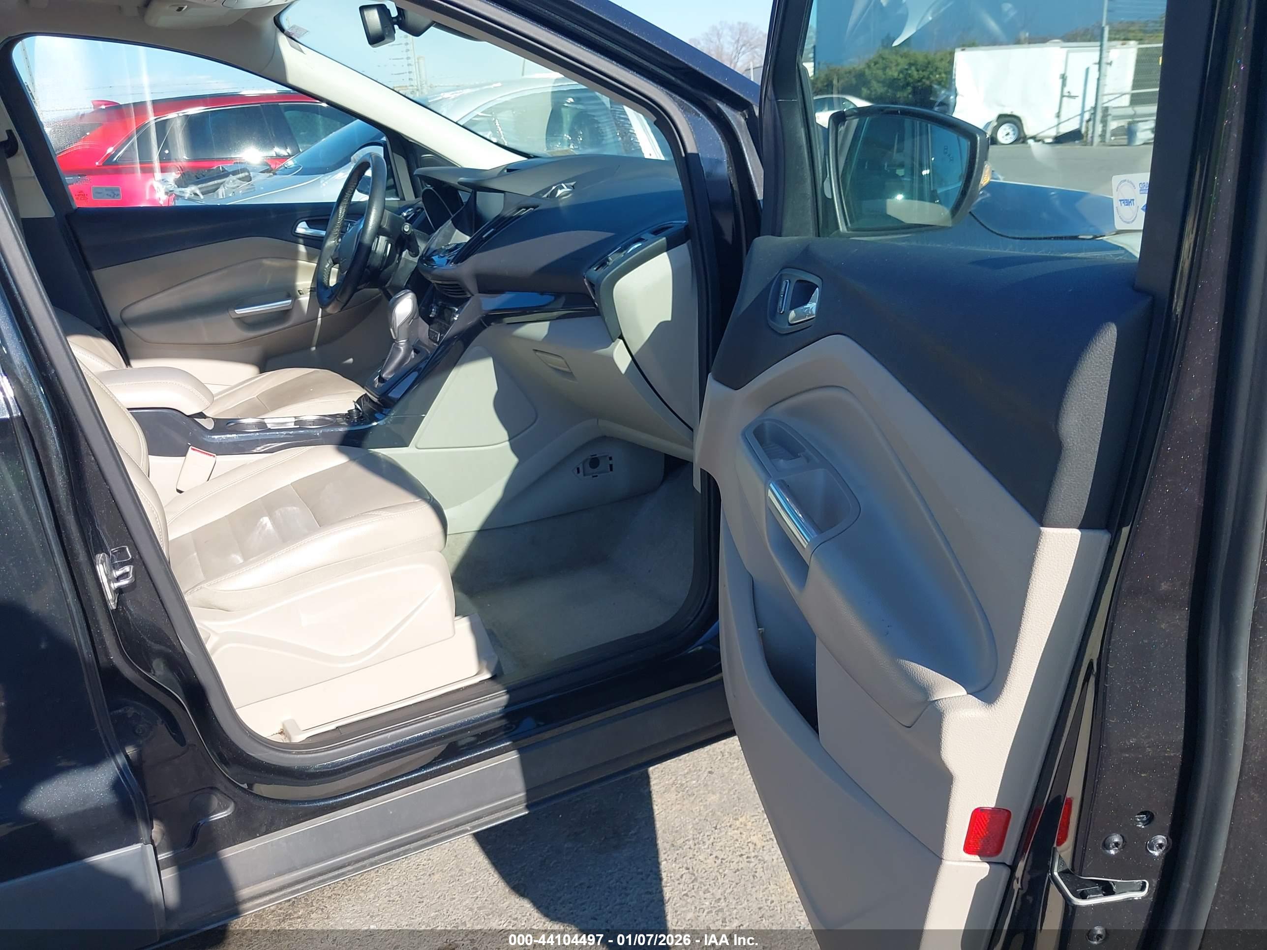 FORD ESCAPE image 5