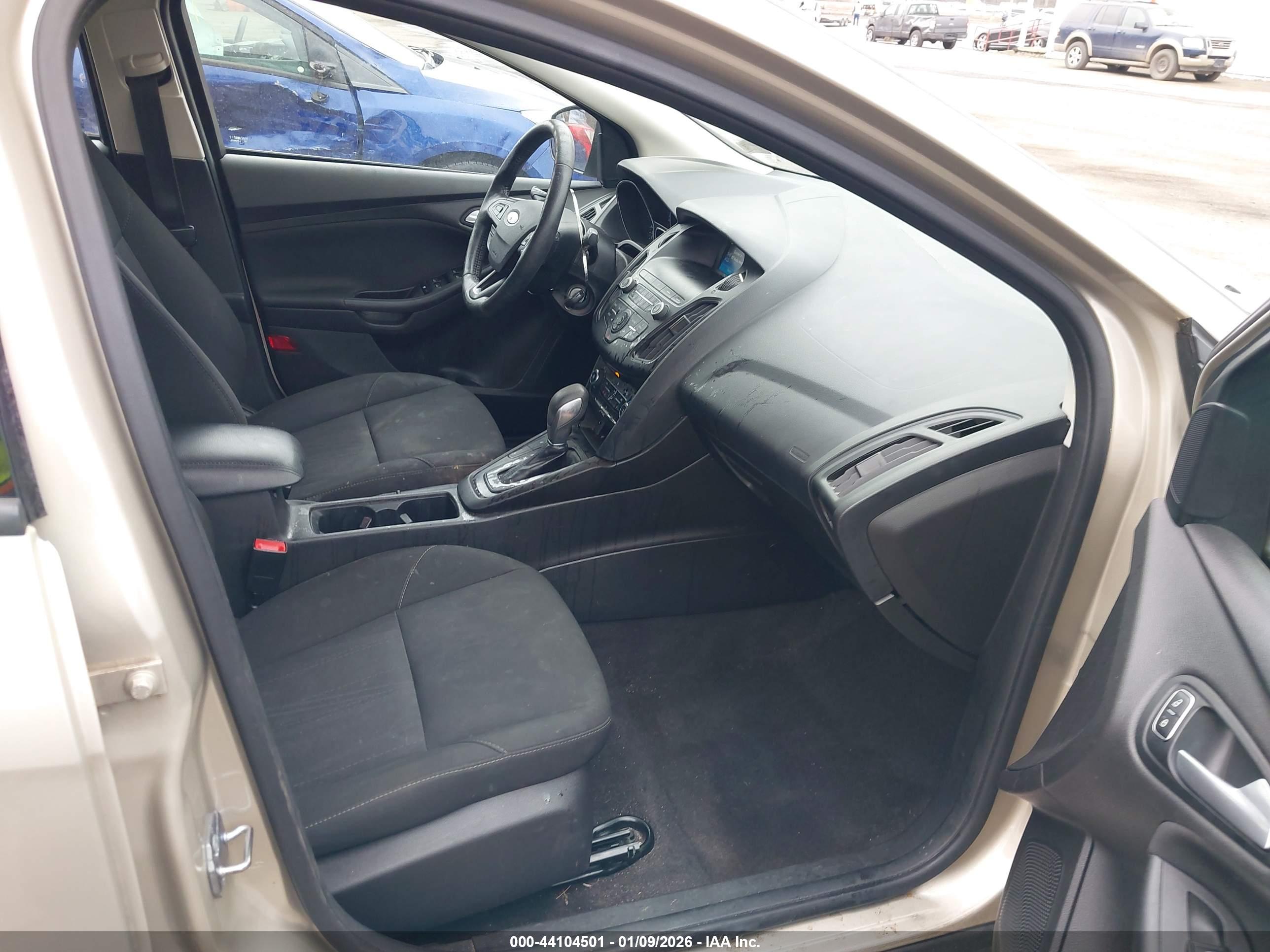 FORD FOCUS image 5