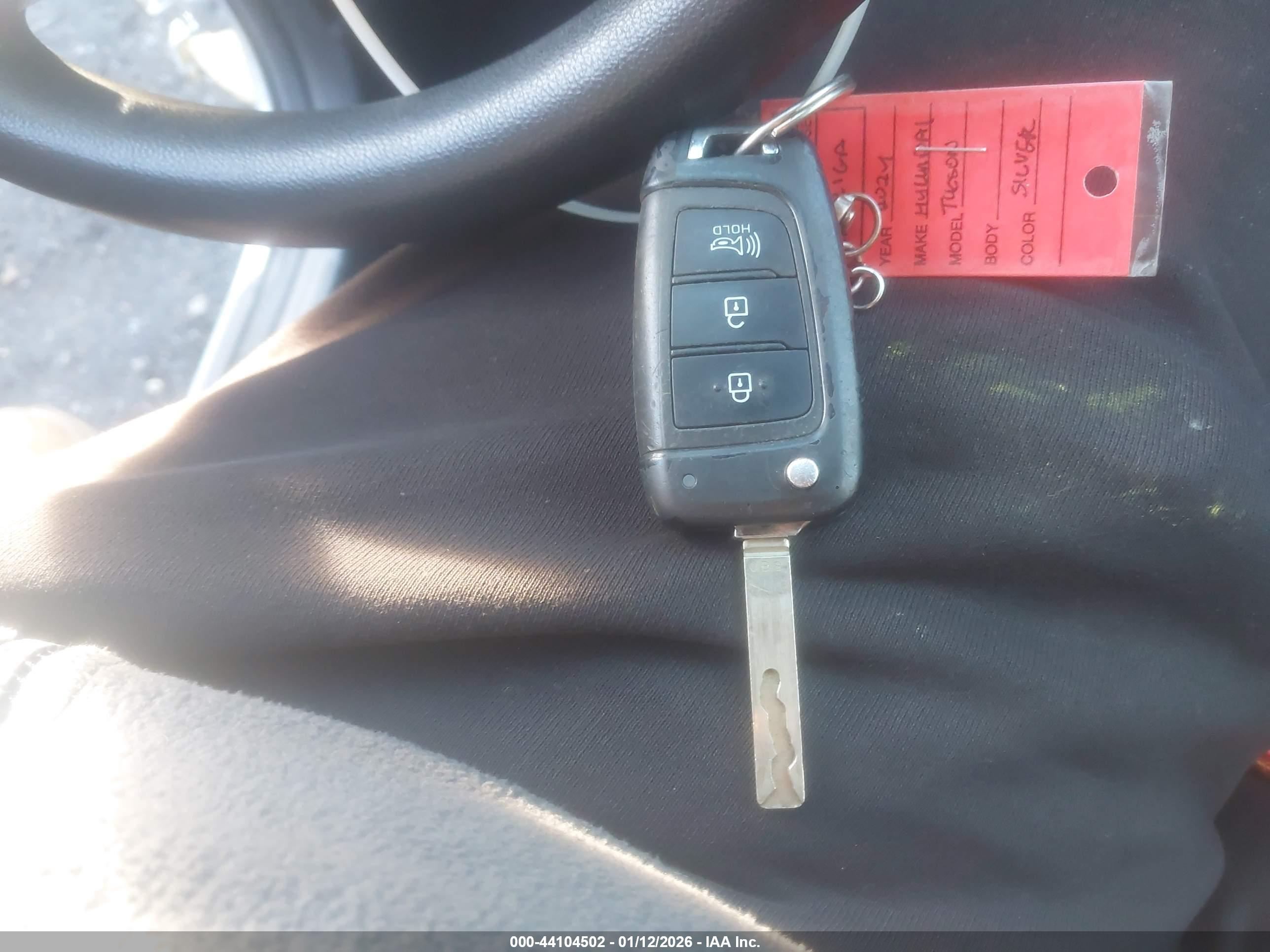 HYUNDAI TUCSON image 11