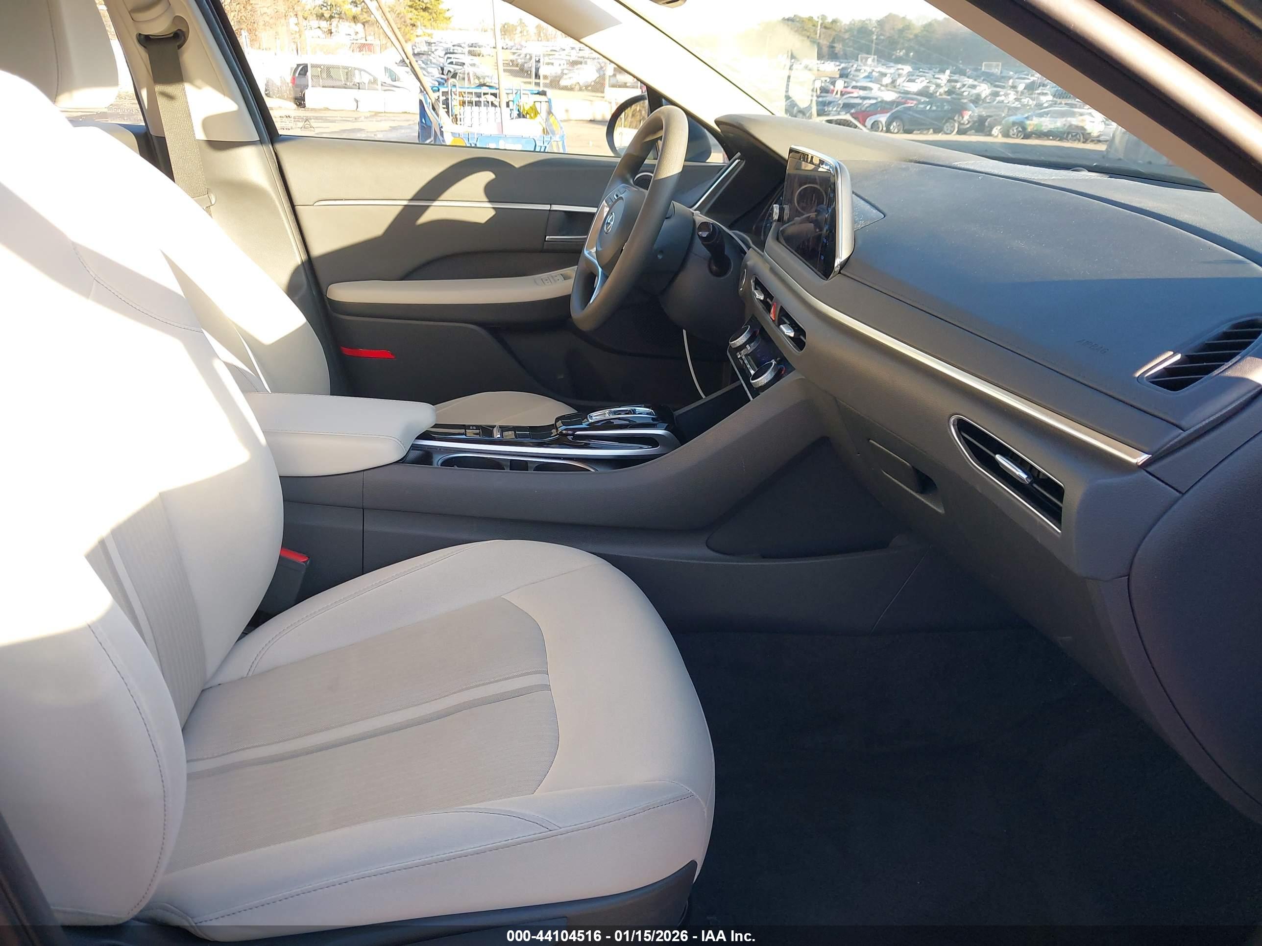 HYUNDAI SONATA image 5