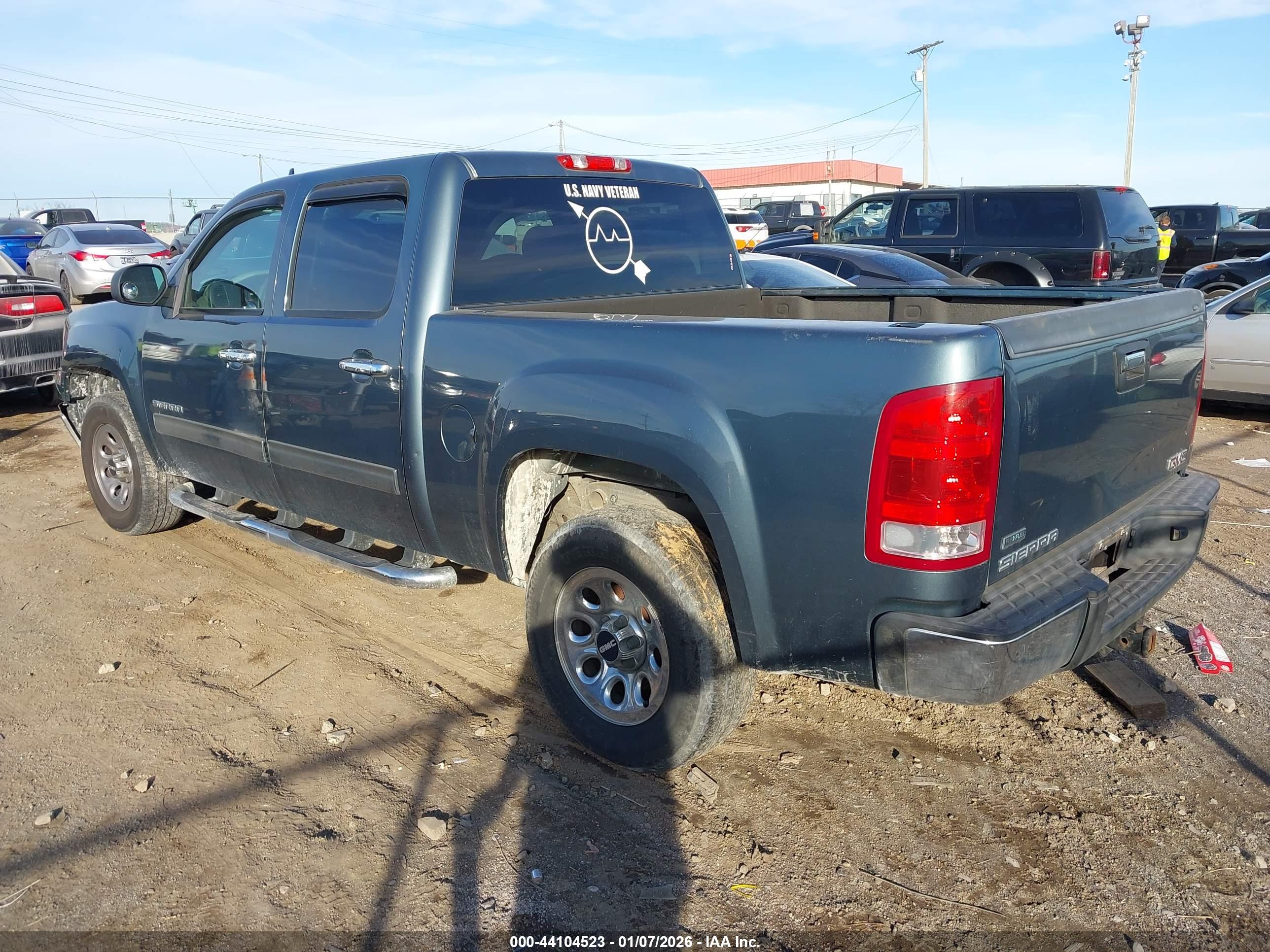 GMC SIERRA image 3