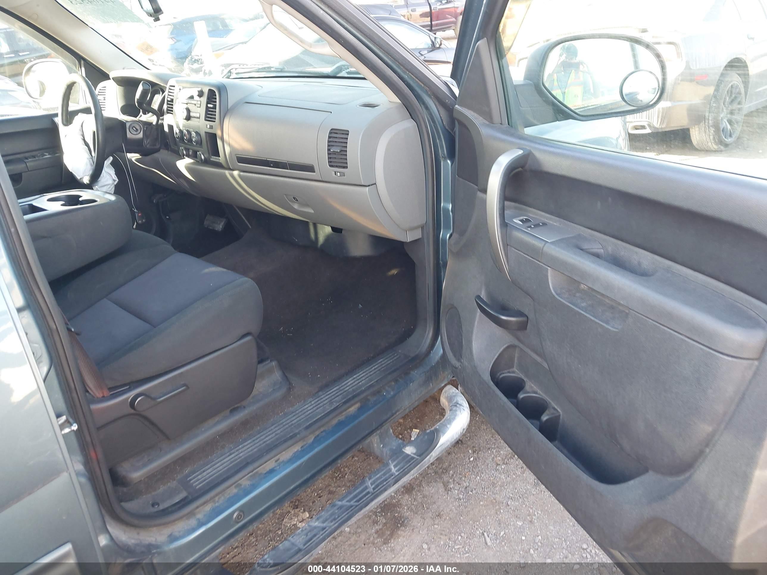 GMC SIERRA image 5