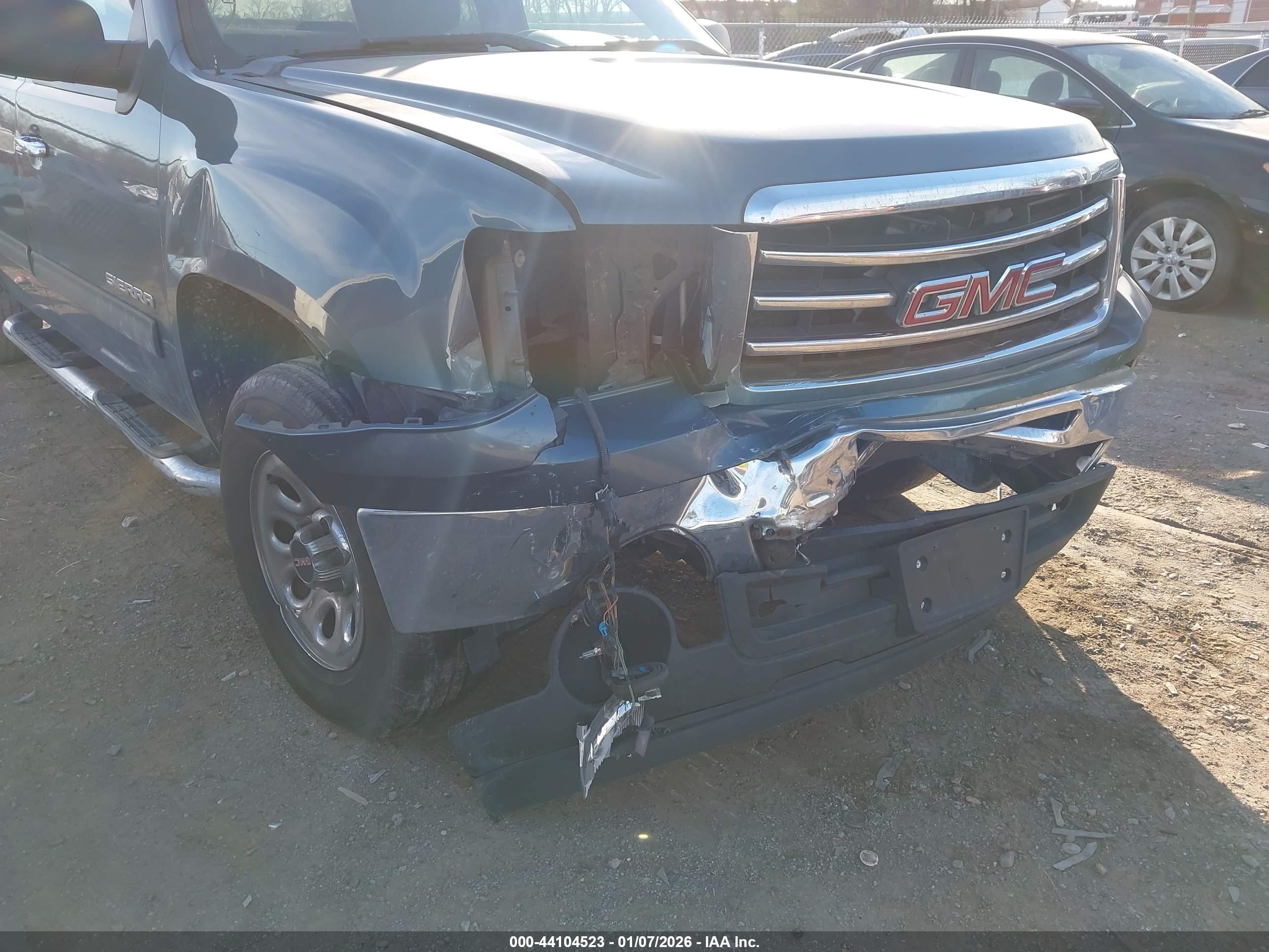 GMC SIERRA image 6