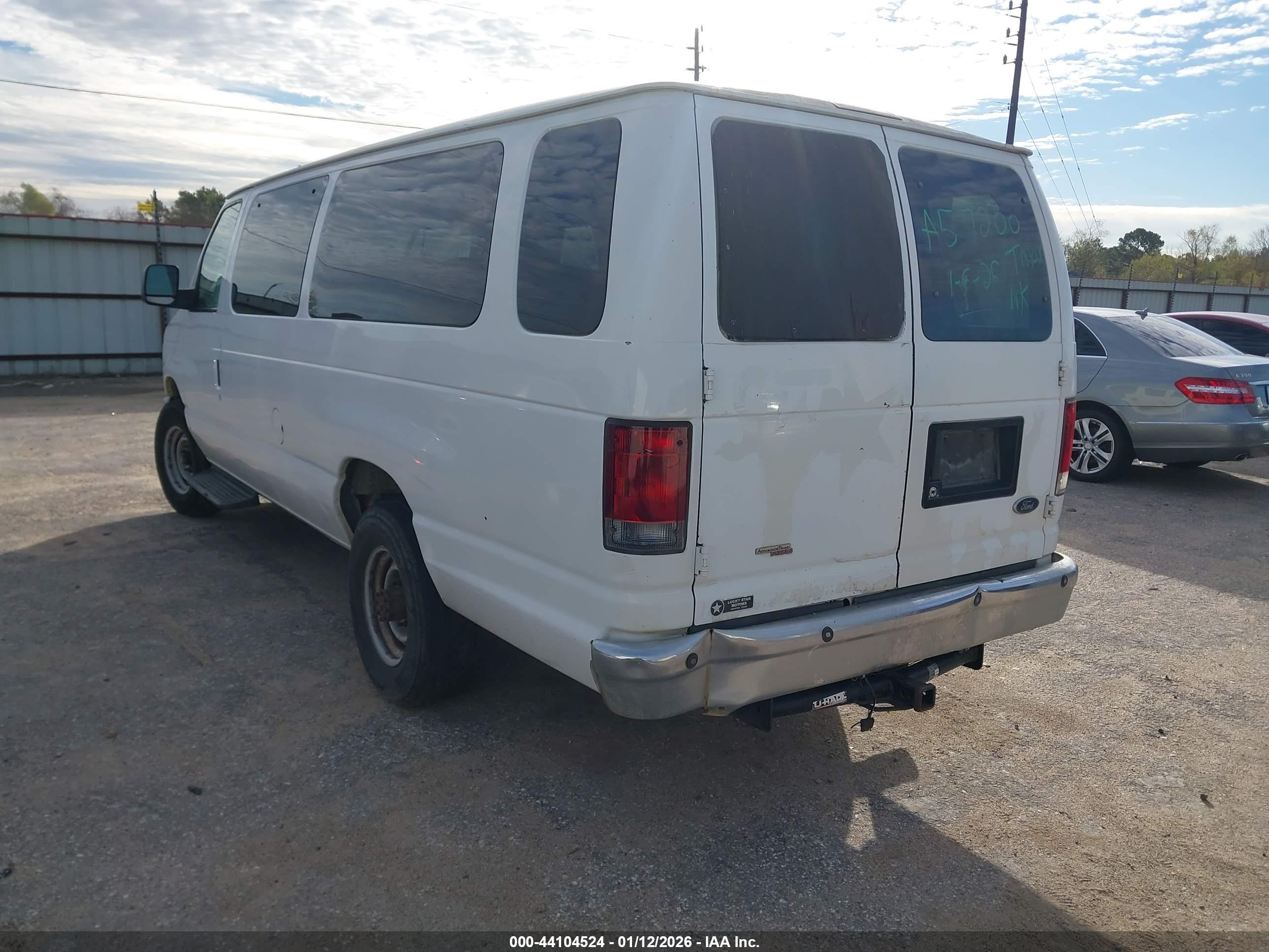 FORD E-350 image 3