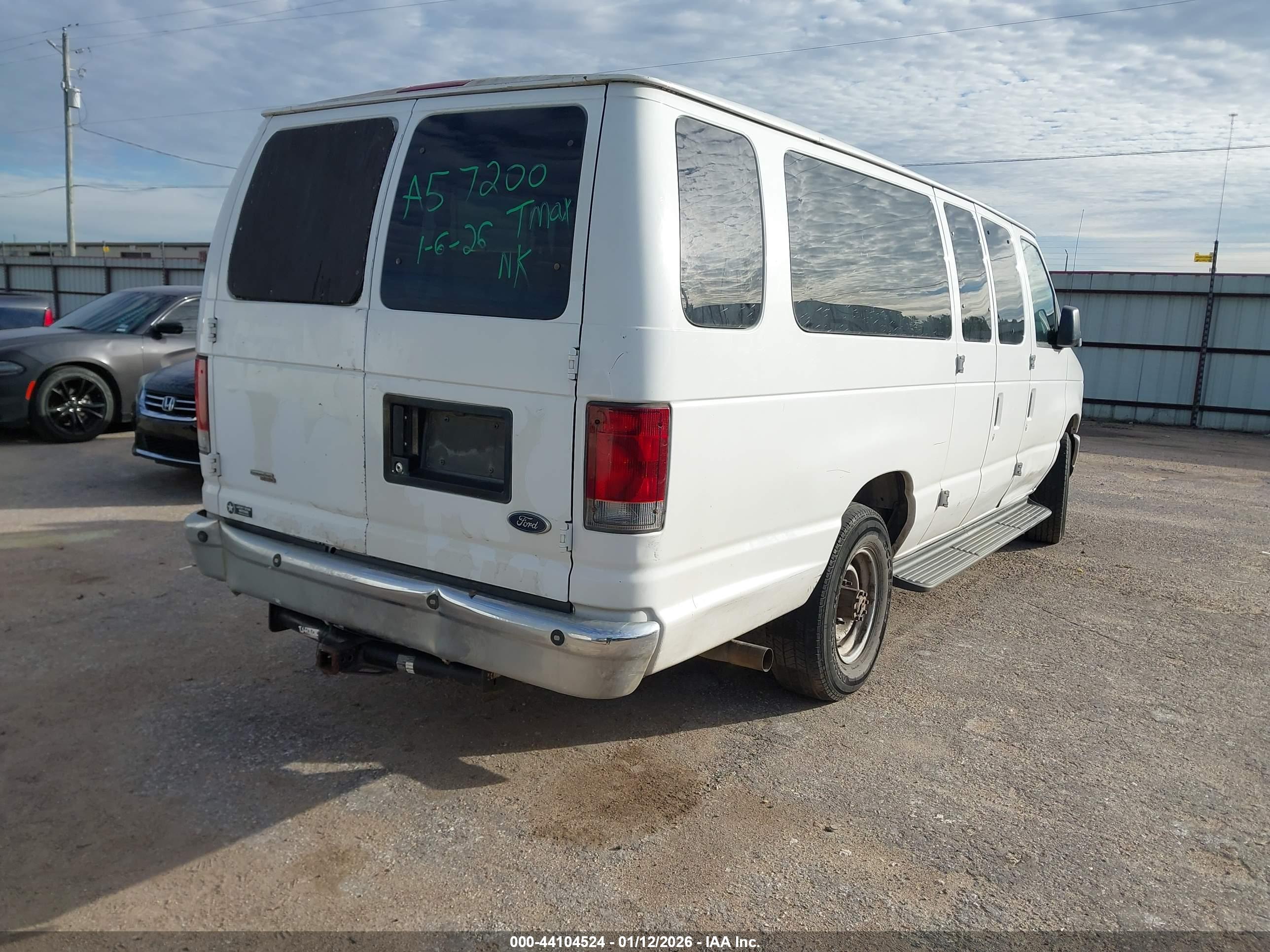 FORD E-350 image 4