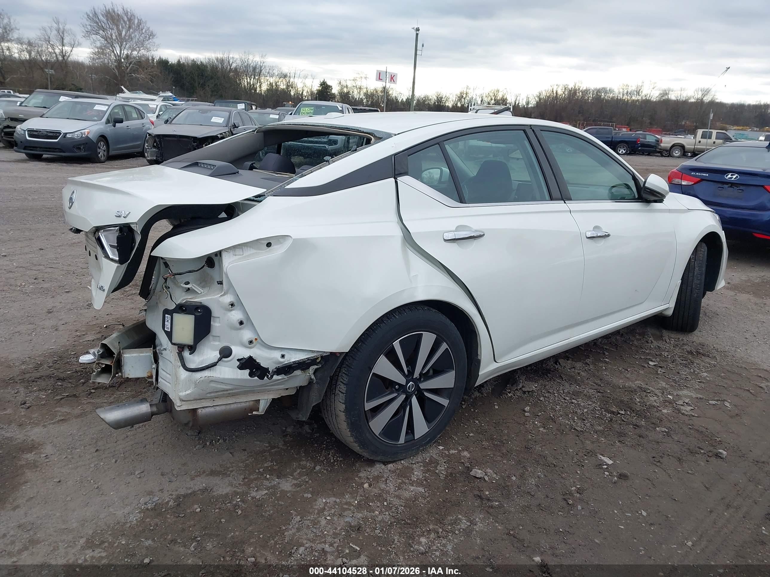 NISSAN ALTIMA image 4