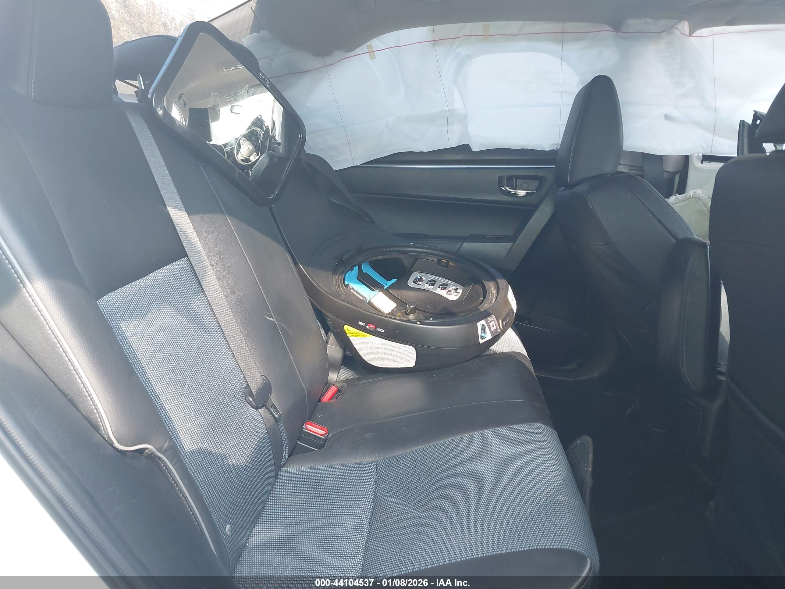 TOYOTA COROLLA image 8
