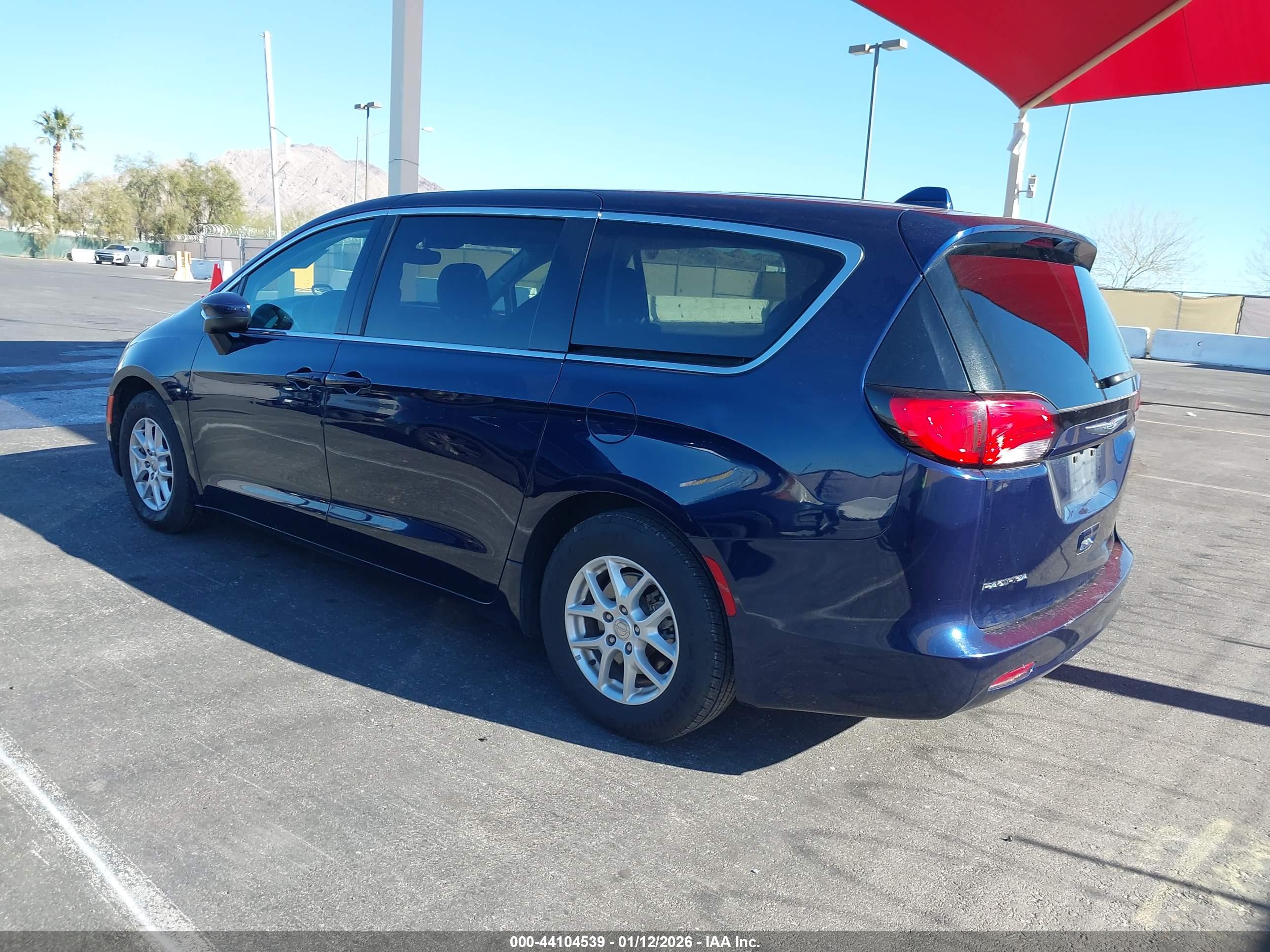 CHRYSLER PACIFICA image 3