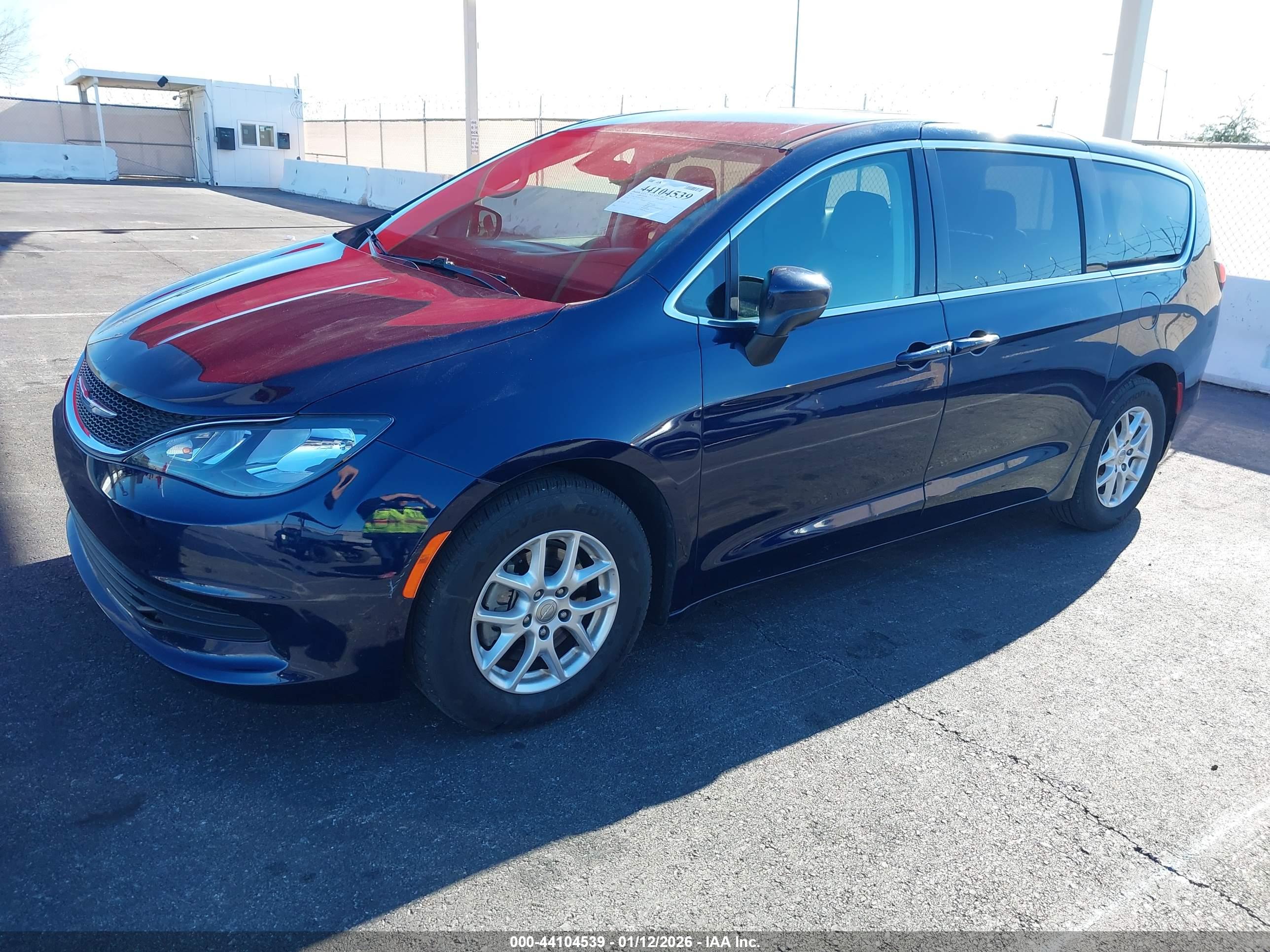 CHRYSLER PACIFICA image 6