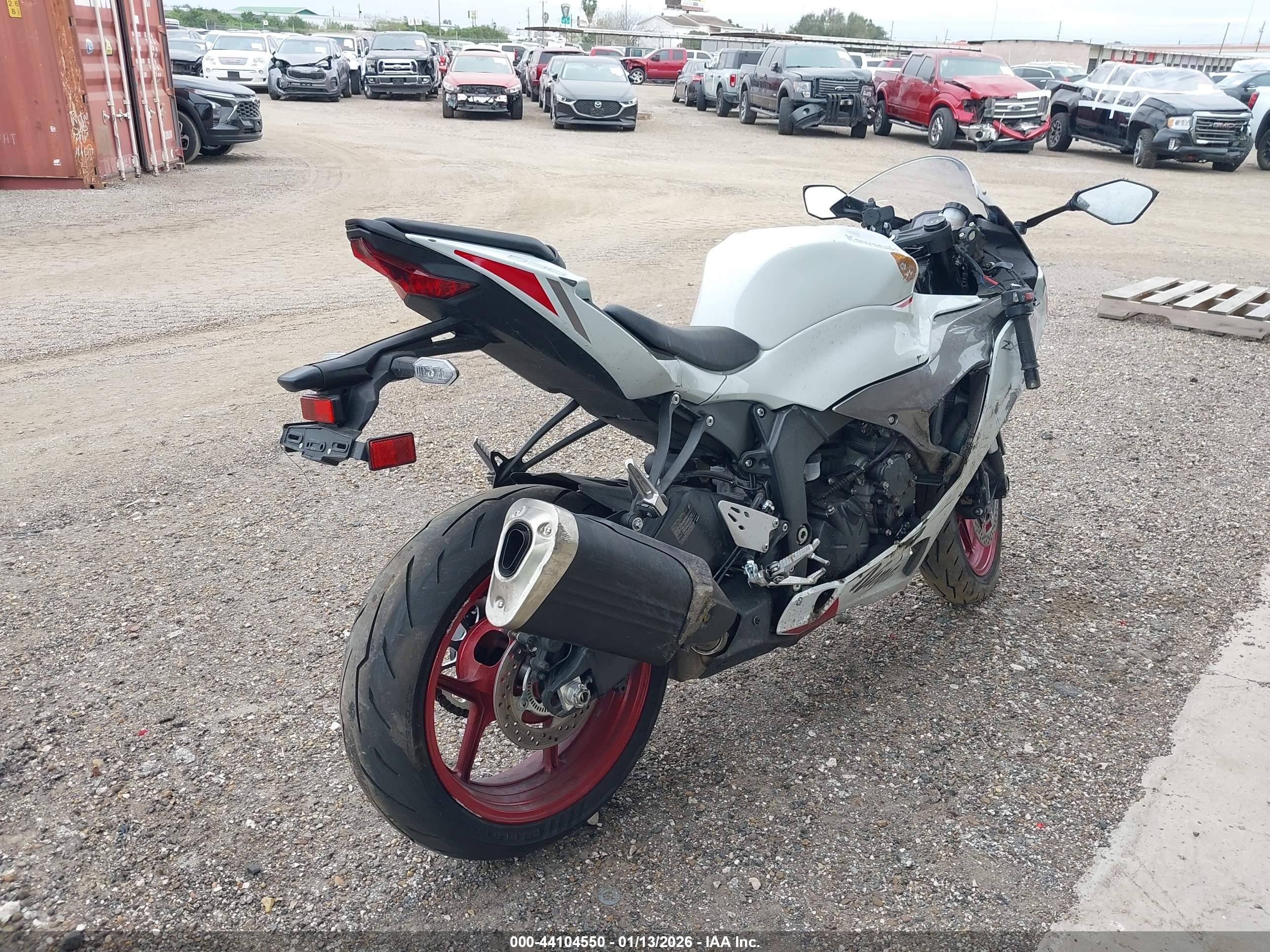 KAWASAKI ZX636 image 3