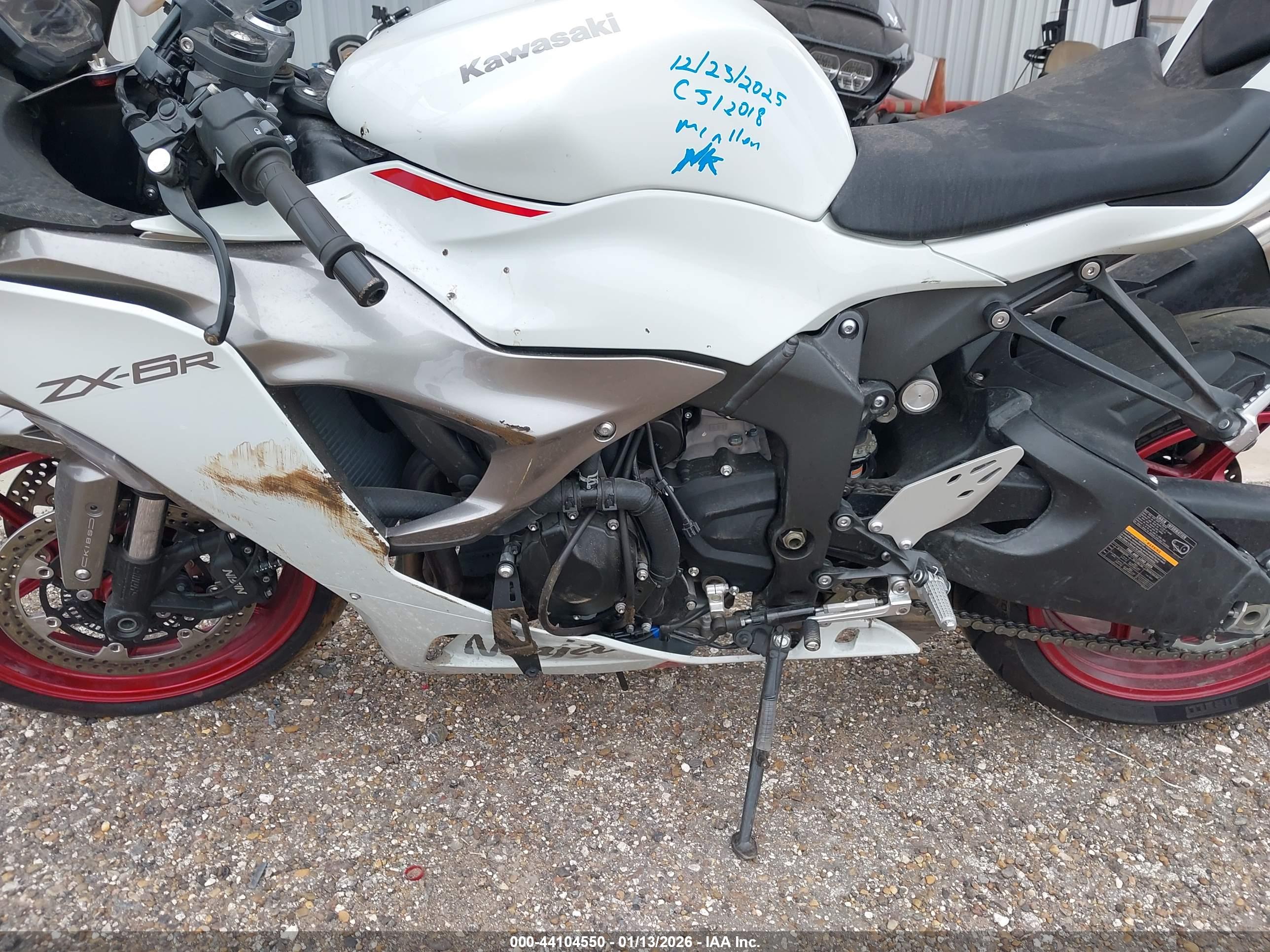 KAWASAKI ZX636 image 8