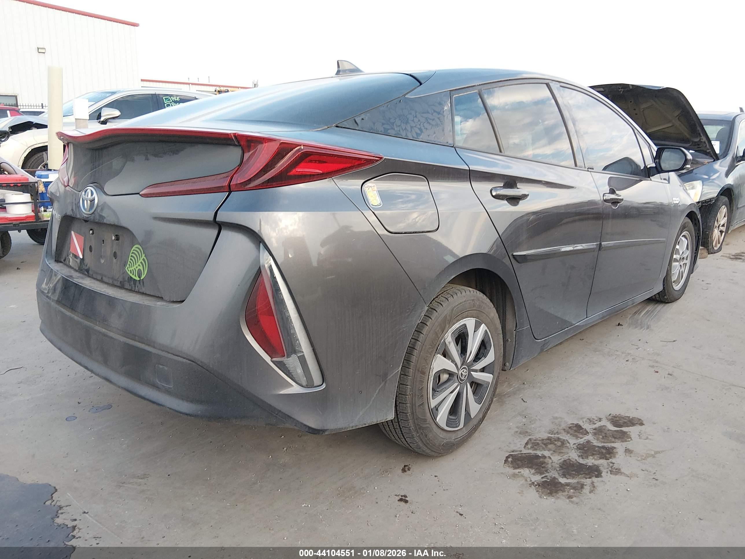 TOYOTA PRIUS image 4