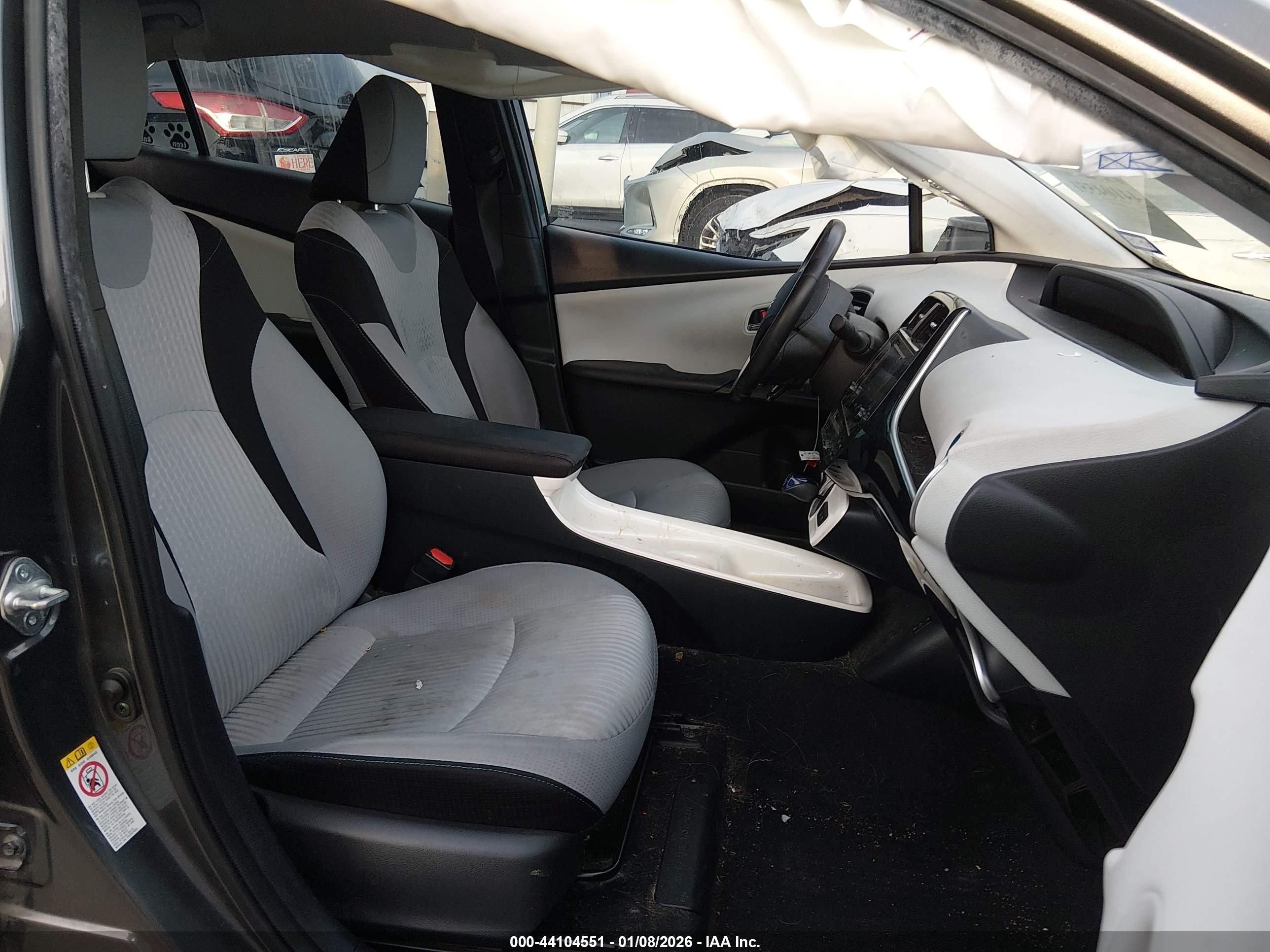 TOYOTA PRIUS image 5