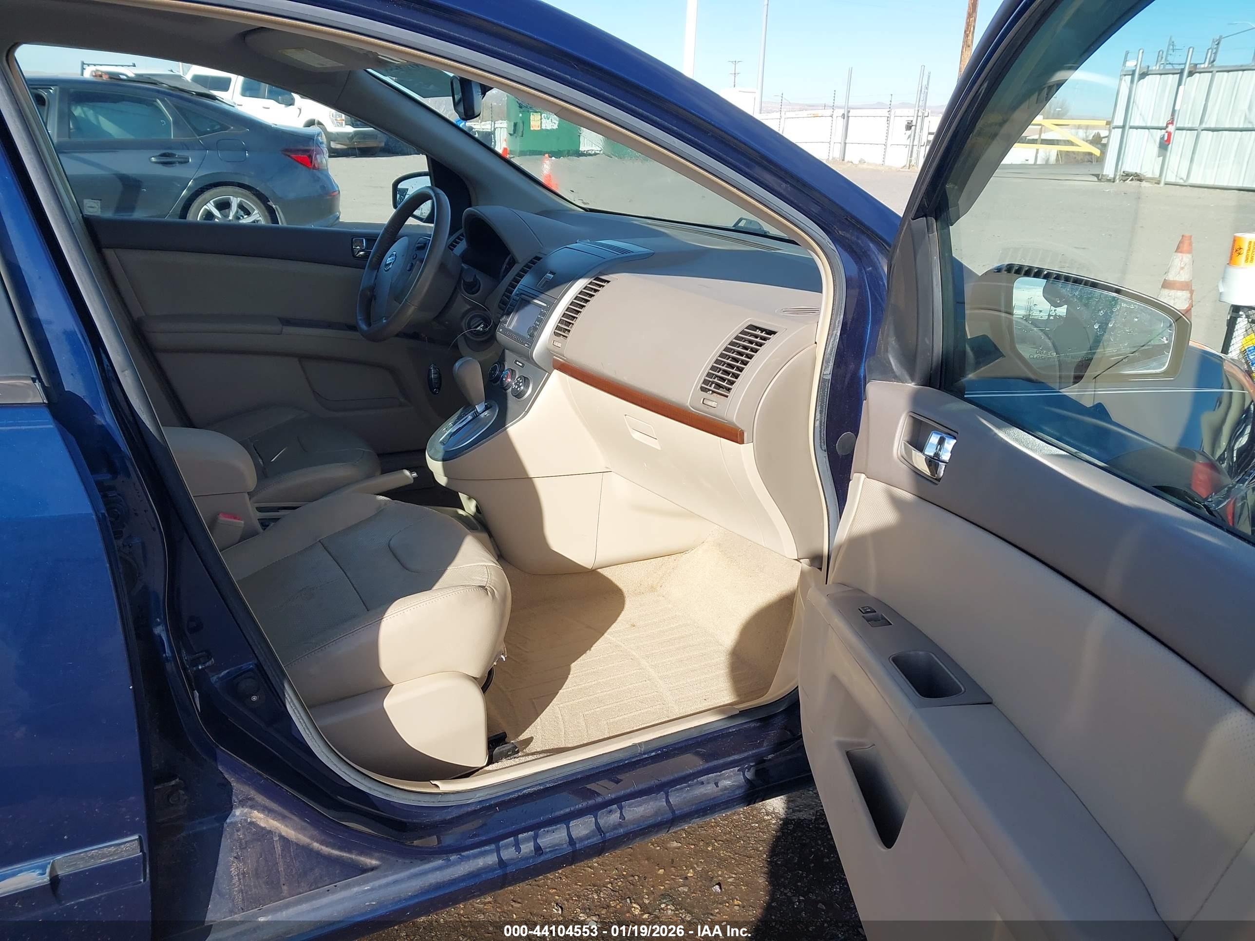 NISSAN SENTRA image 5