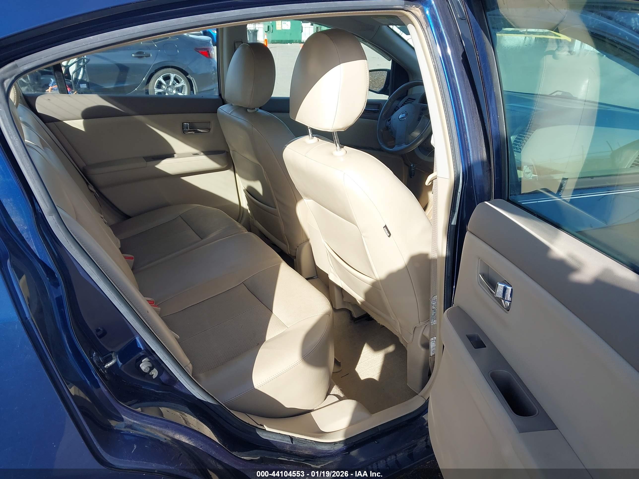 NISSAN SENTRA image 8