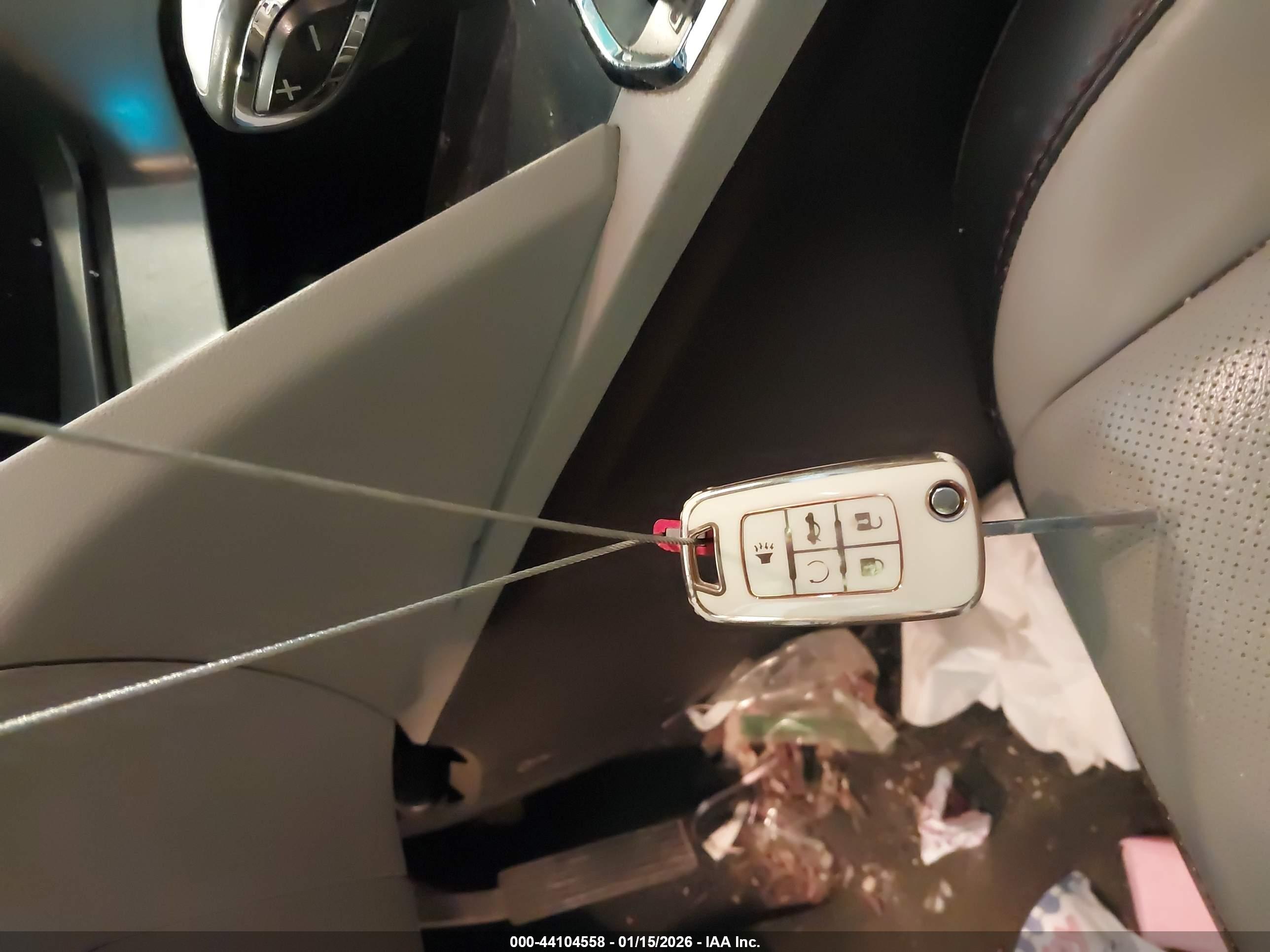 CHEVROLET EQUINOX image 11