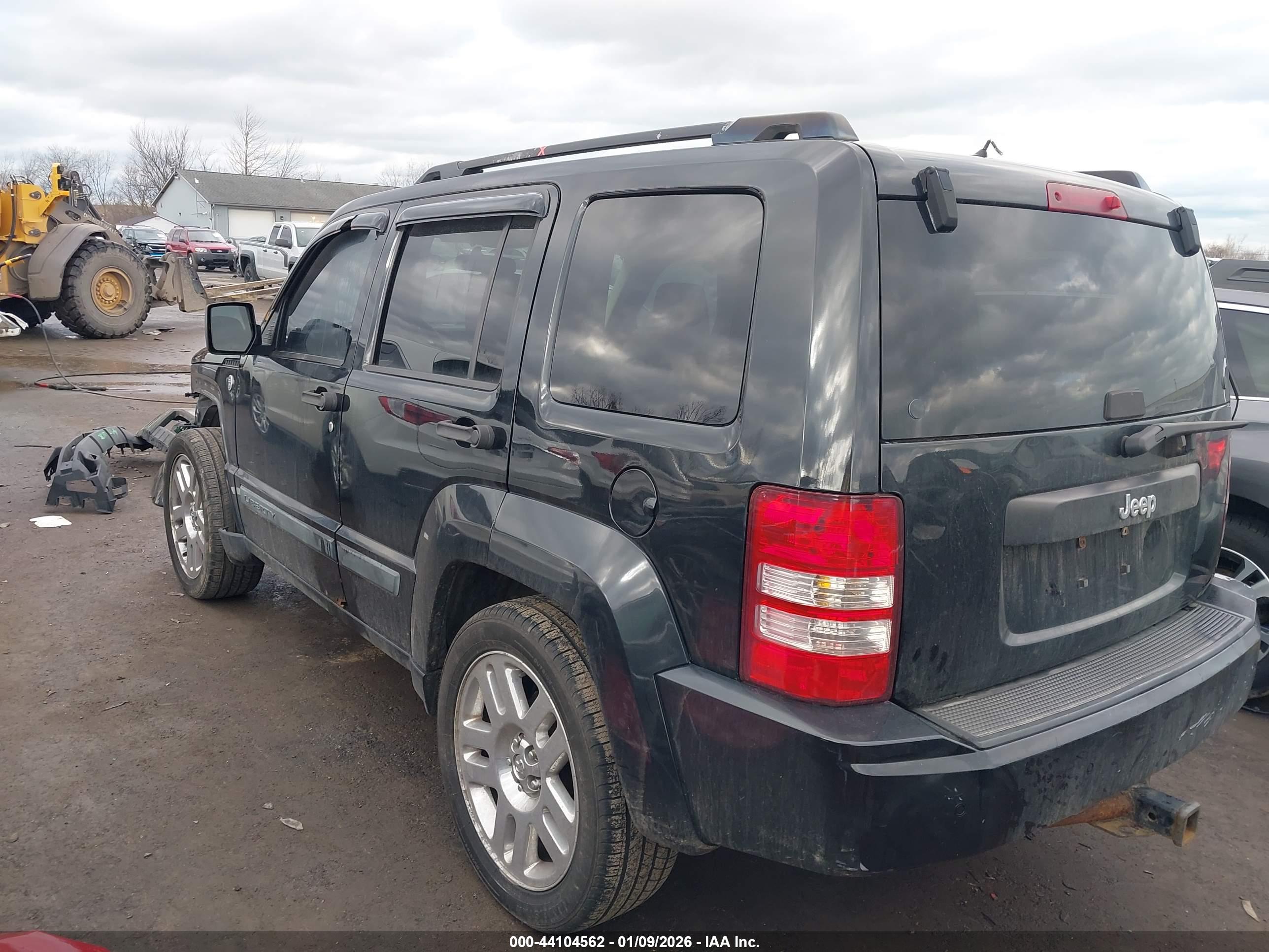 JEEP LIBERTY image 3